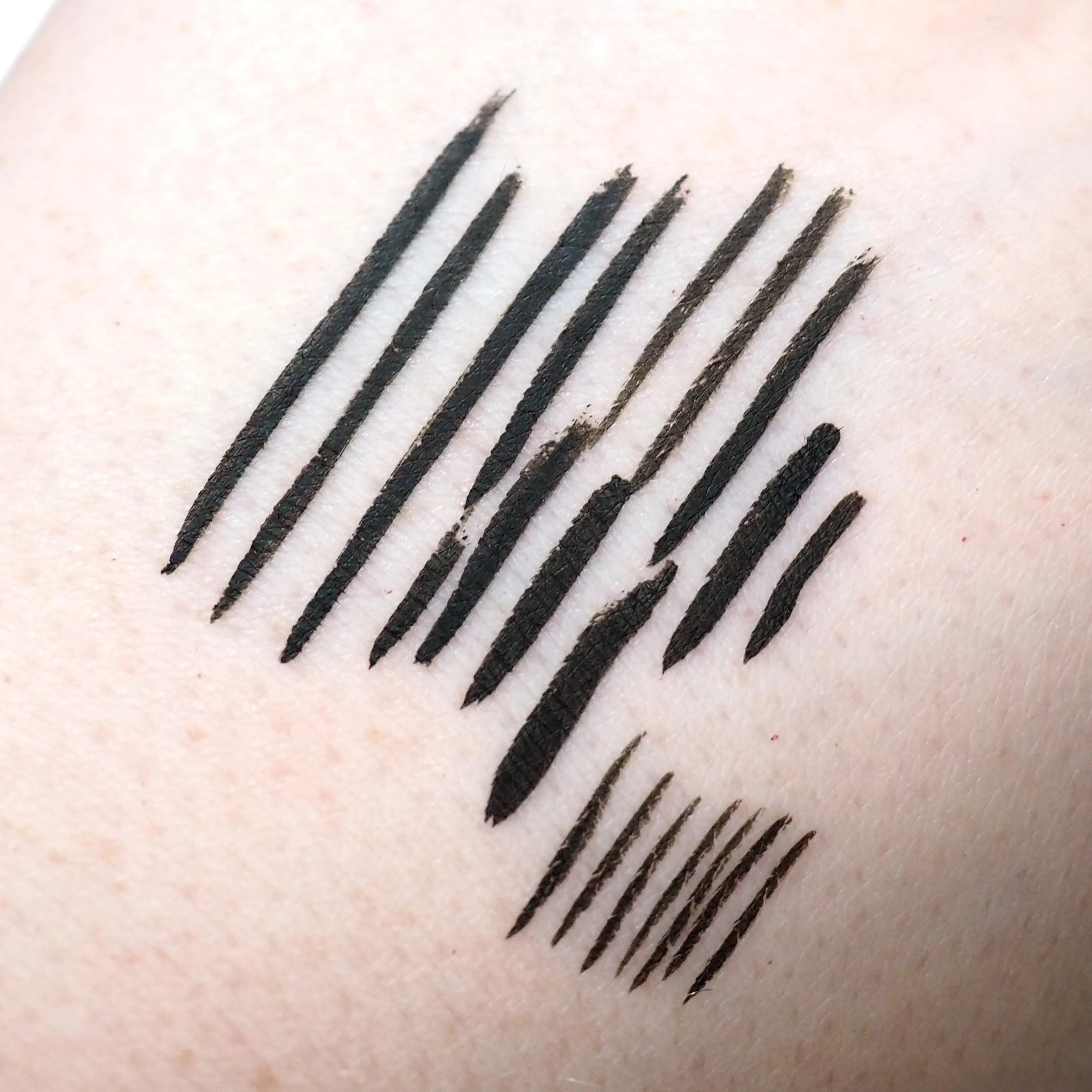 Huda Beauty Life Liner Precision Liquid Liner Review / Swatches