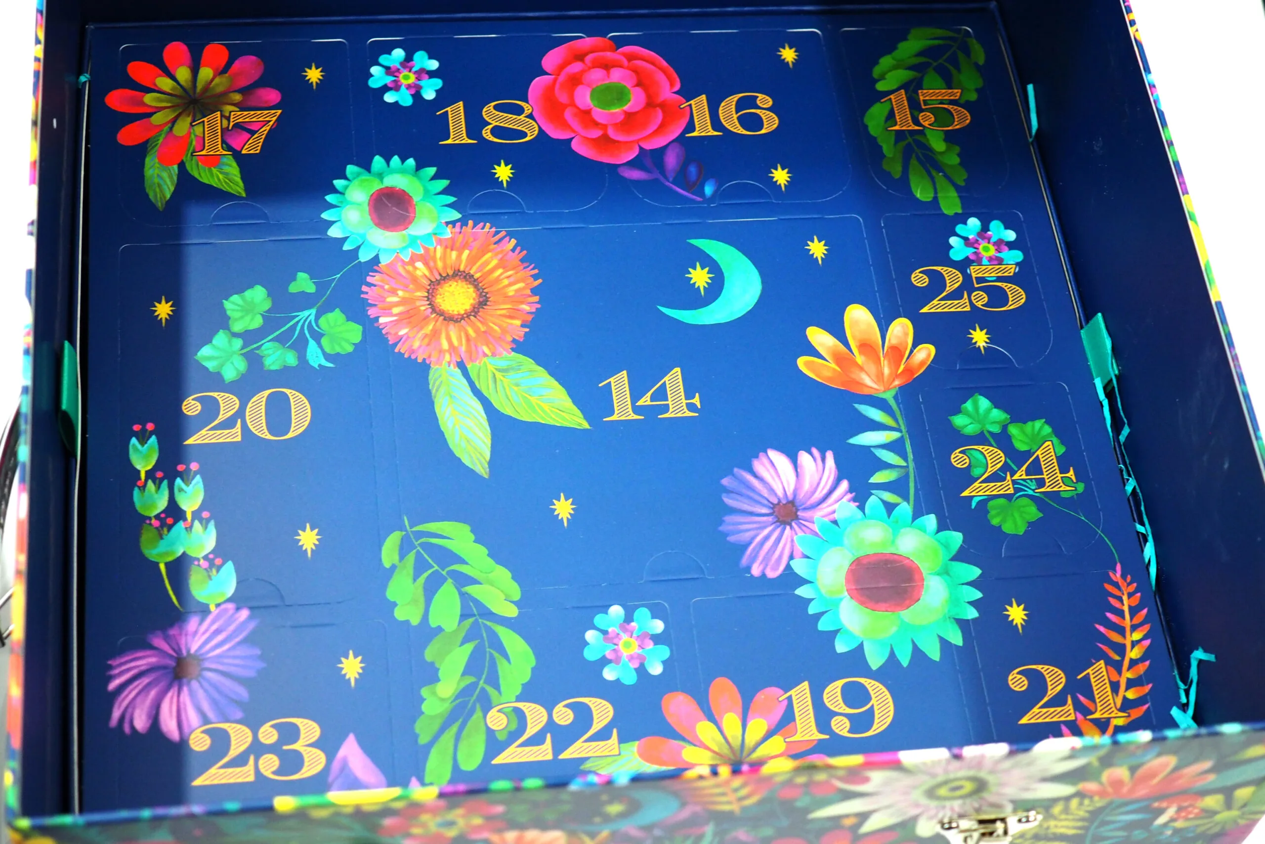 LUSH Beauty Advent Calendar 2021 Unboxing, Review PLUS GIVEAWAY!