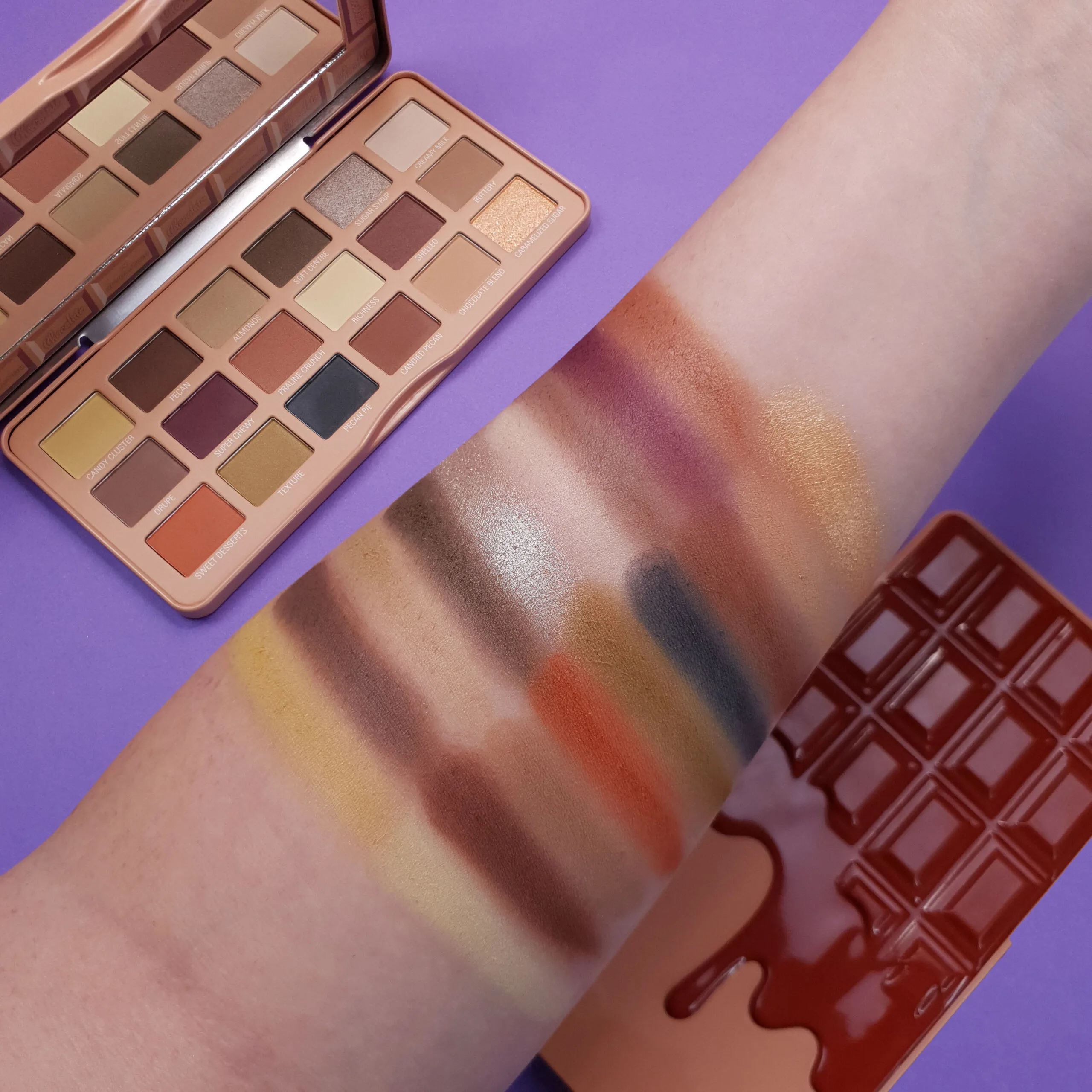 I Heart Revolution Pecan Praline Eyeshadow Palette