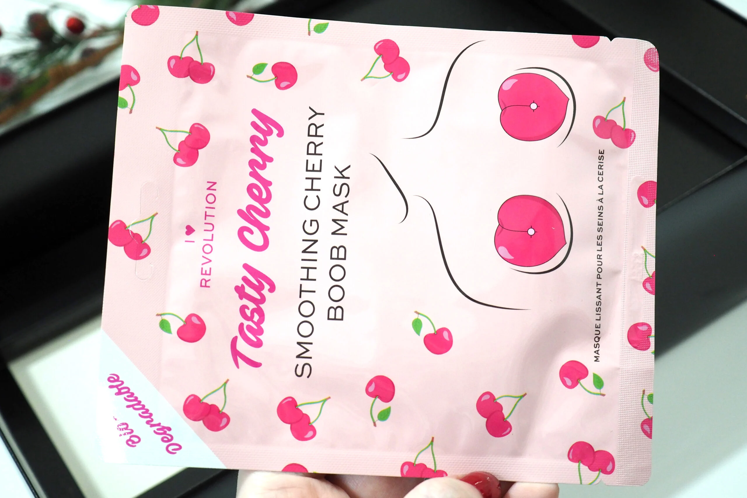 Revolution 25 Beauty Heroes Advent Calendar 2021 Unboxing and Review!