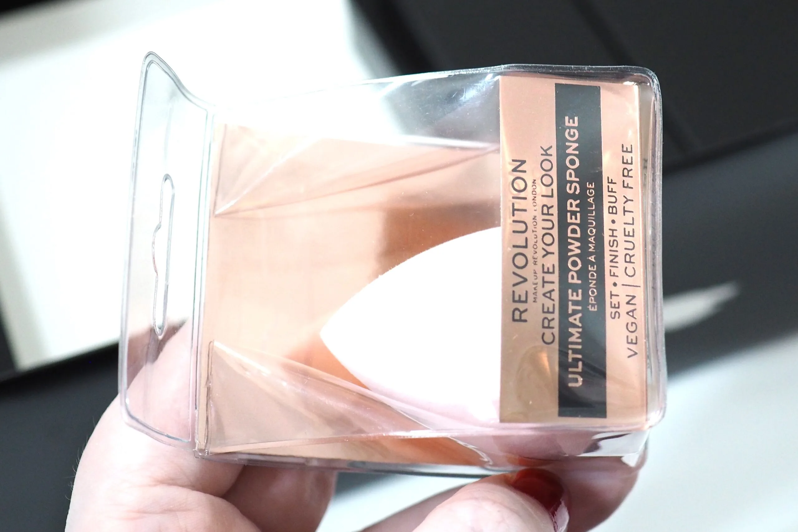 Revolution 25 Beauty Heroes Advent Calendar 2021 Unboxing and Review!