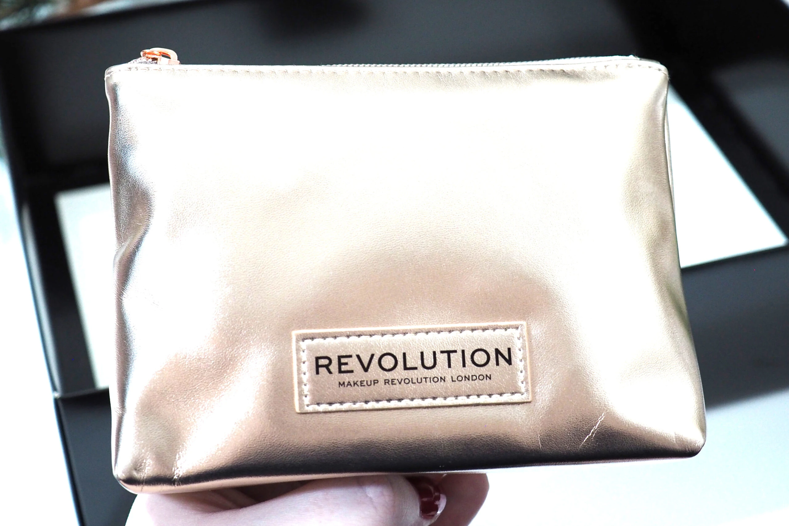 Revolution 25 Beauty Heroes Advent Calendar 2021 Unboxing and Review!