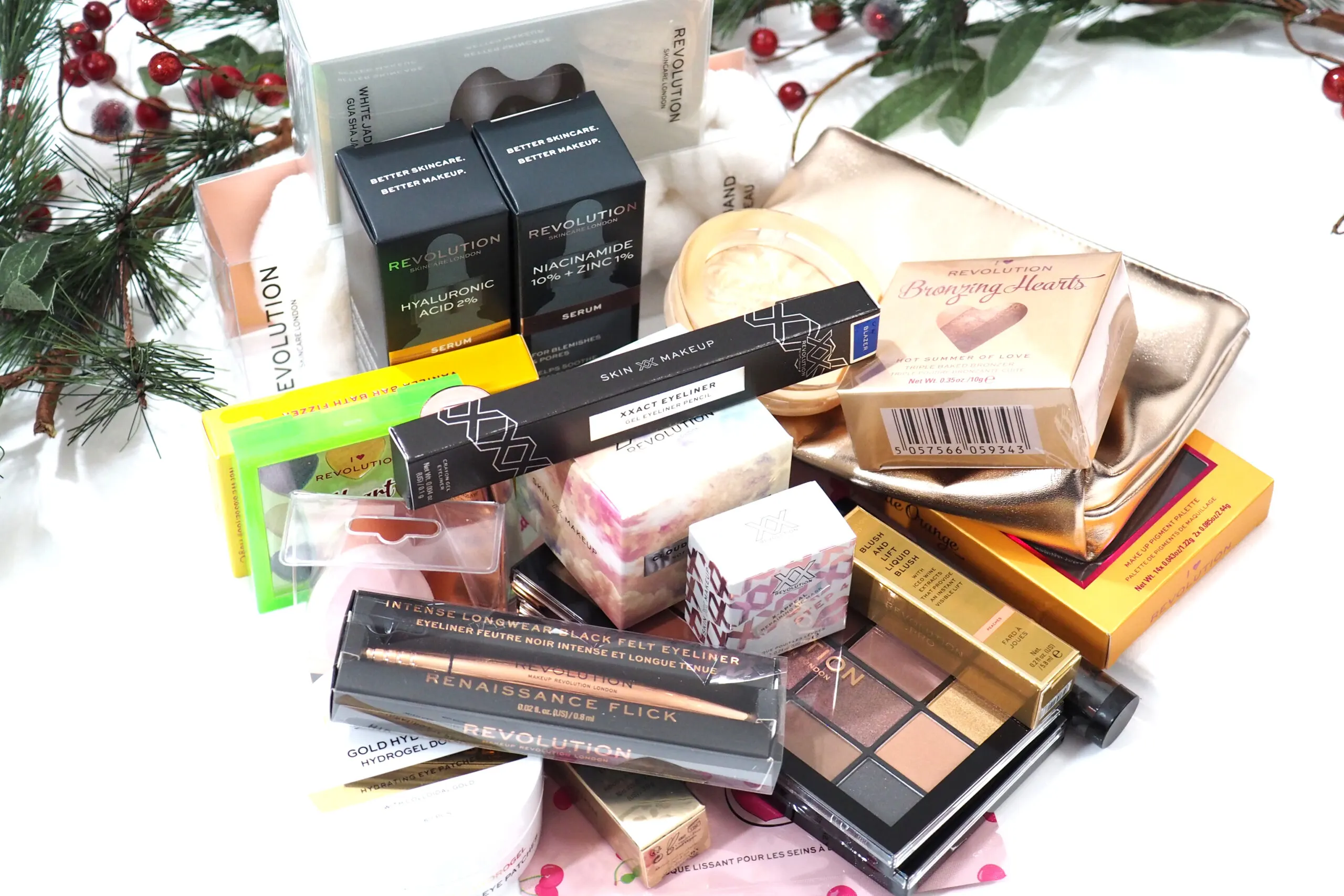 Revolution 25 Beauty Heroes Advent Calendar 2021 Unboxing and Review!