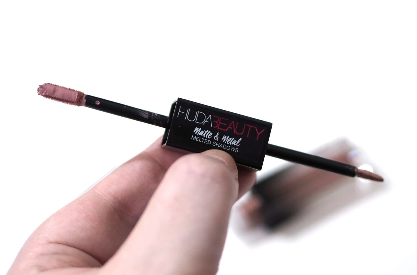 Huda Beauty Matte & Metal Melted Shadows Duo Review / Swatches