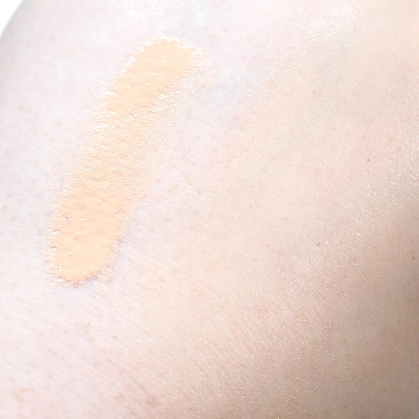 Rimmel Kind & Free Moisturising Skin Tint Foundation 