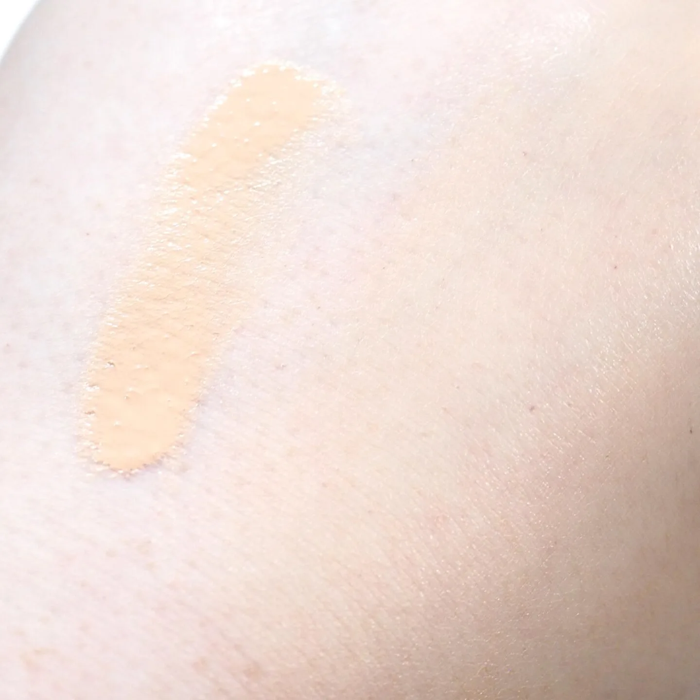 Rimmel Kind & Free Moisturising Skin Tint Foundation 