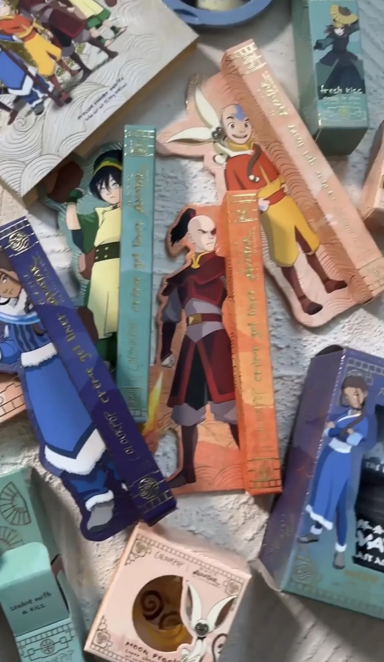 Колаборація ColourPop x Avatar The Last Airbender