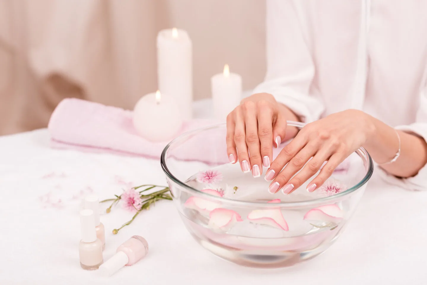 Top Tips To Get Your Nails Growing Quickly and Looking Healthy [Ultimate Guide]