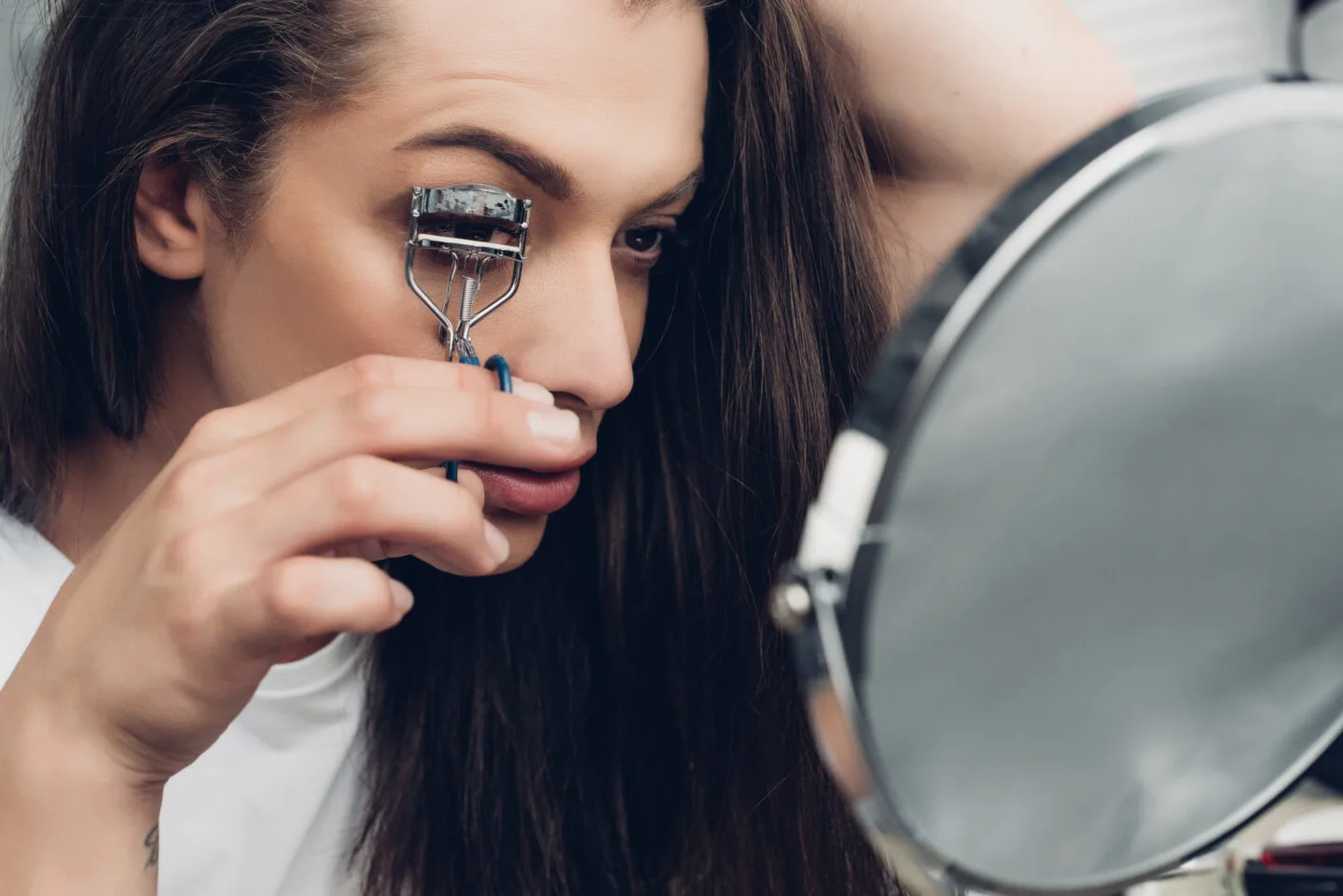 What Are The Downsides Of Using A Lash Curler Everyday