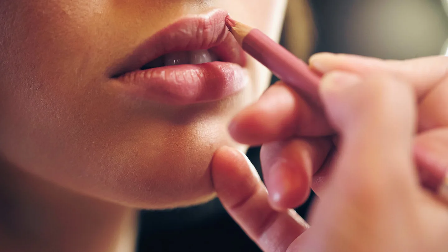 What's The Best Method For Overlining Your Lips