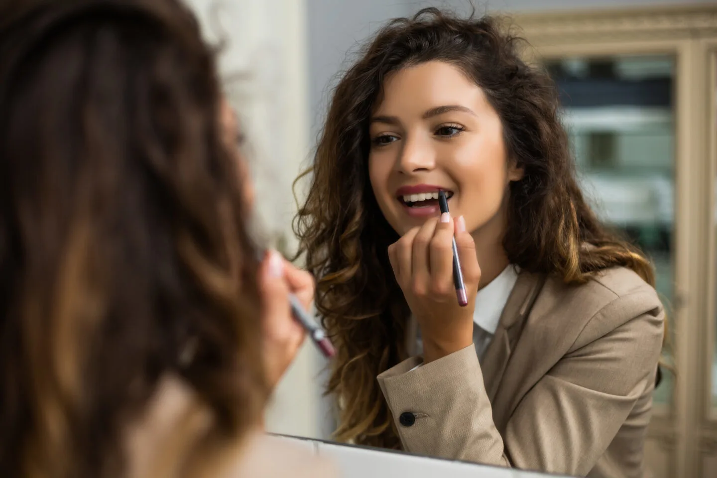 What's The Best Method For Overlining Your Lips