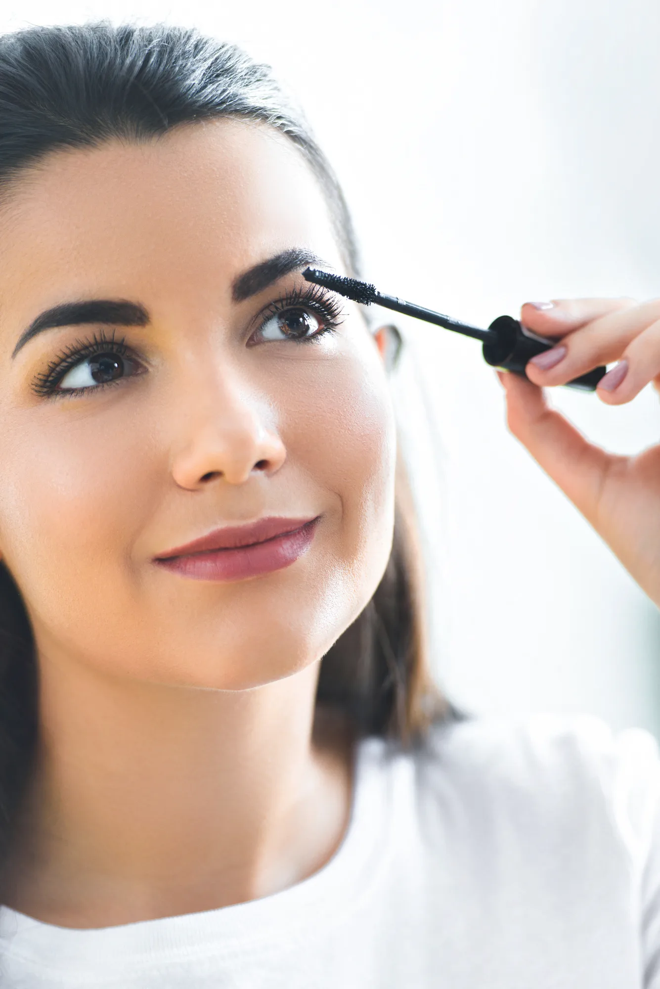 How can you tell if you're allergic to mascara?