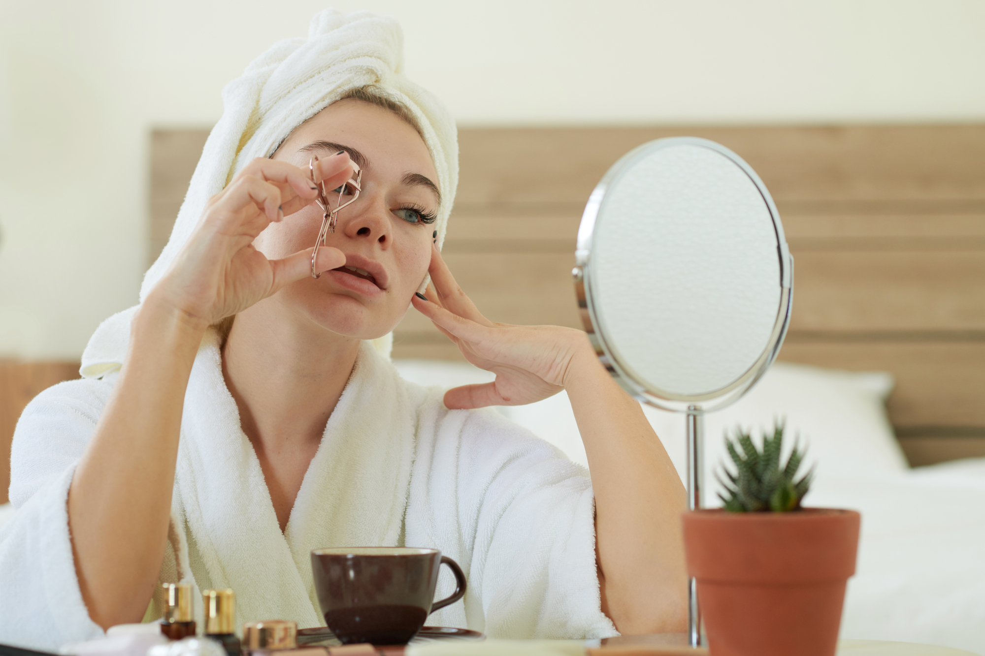 Can You Train Your Eyelashes To Curl? [Honest Answer Revealed]