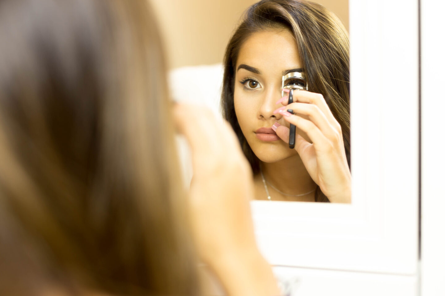 Can You Train Your Eyelashes To Curl?
