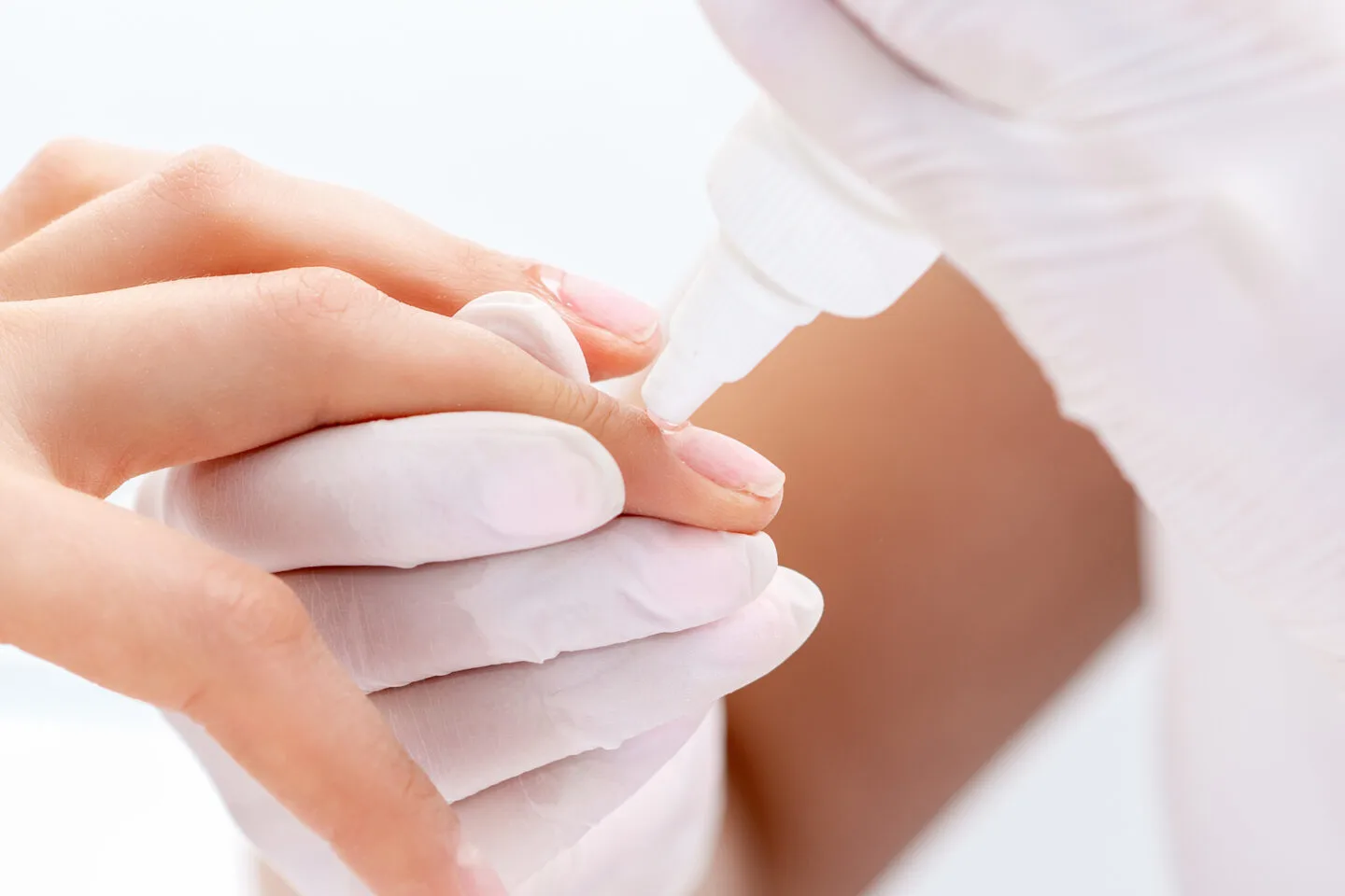 Can You Use Super Glue To Apply Fake Nails