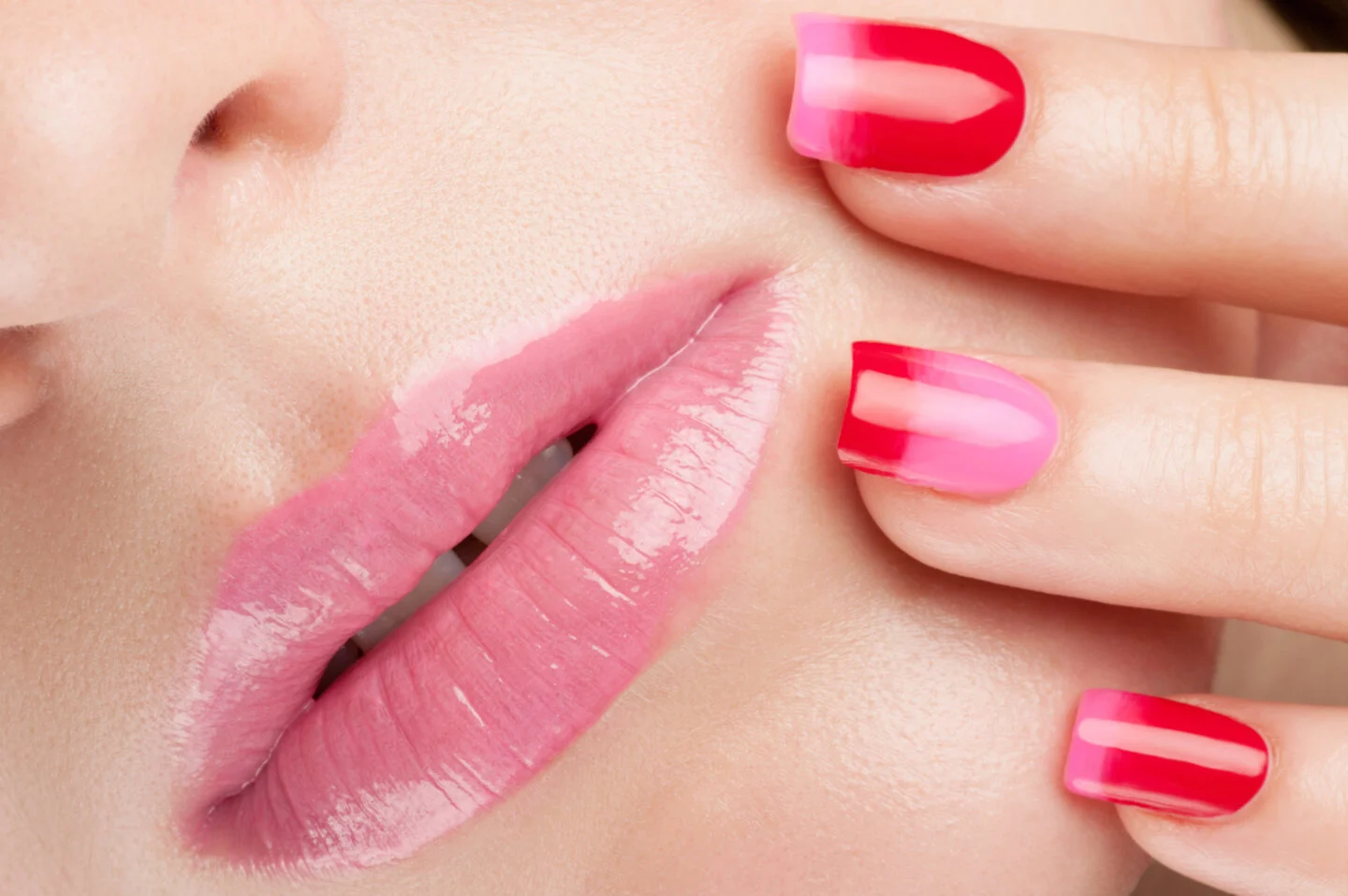 Can You Use Super Glue To Apply Fake Nails? [Truth Revealed]