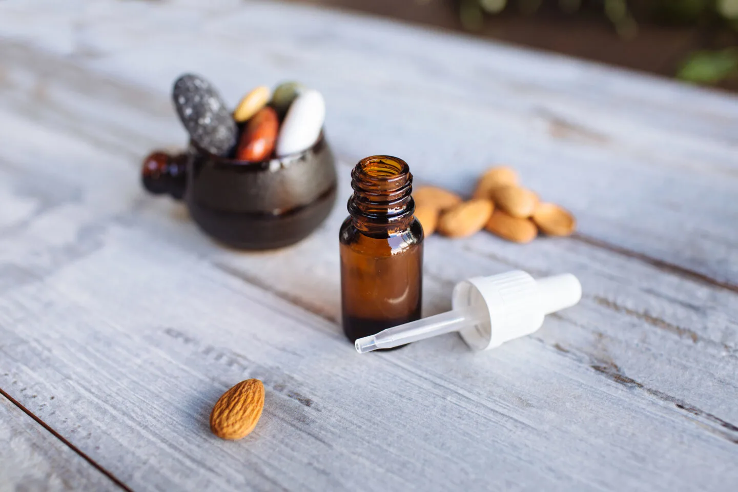 Can you apply almond oil to the face overnight?