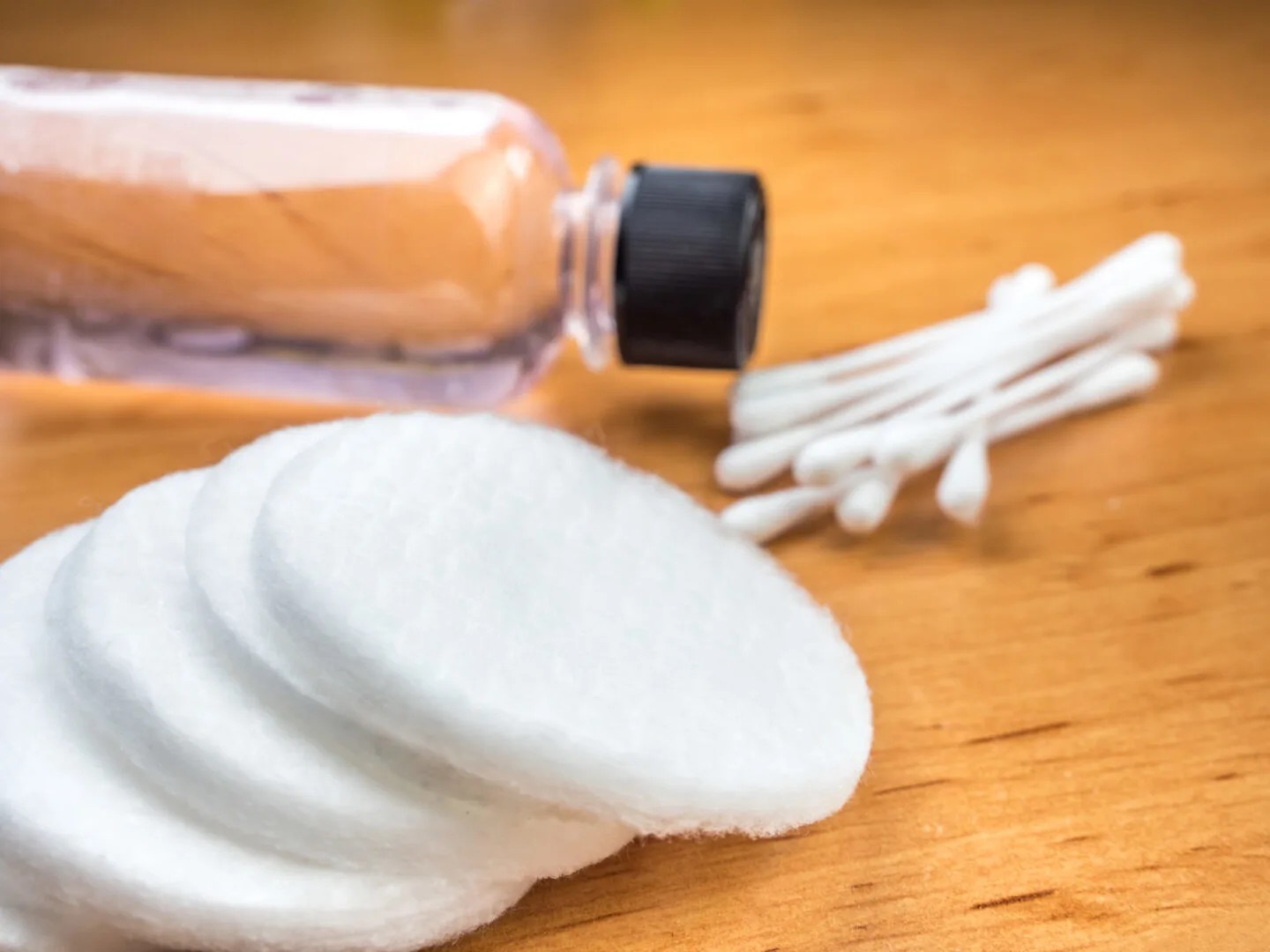 How To Get Nail Polish Off Without Remover [Helpful Tips]