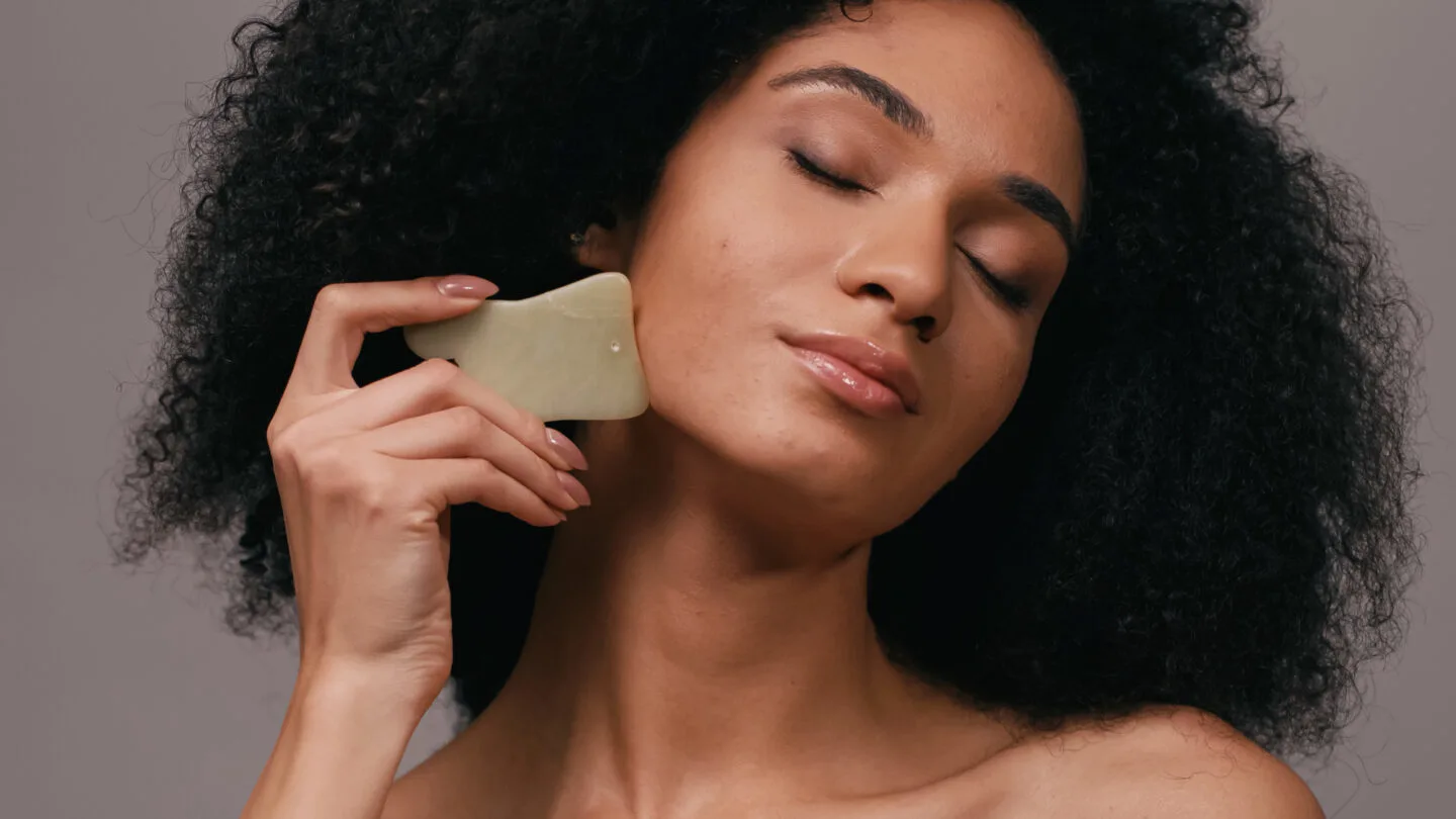 What is the difference between a gua sha and a bian stone?