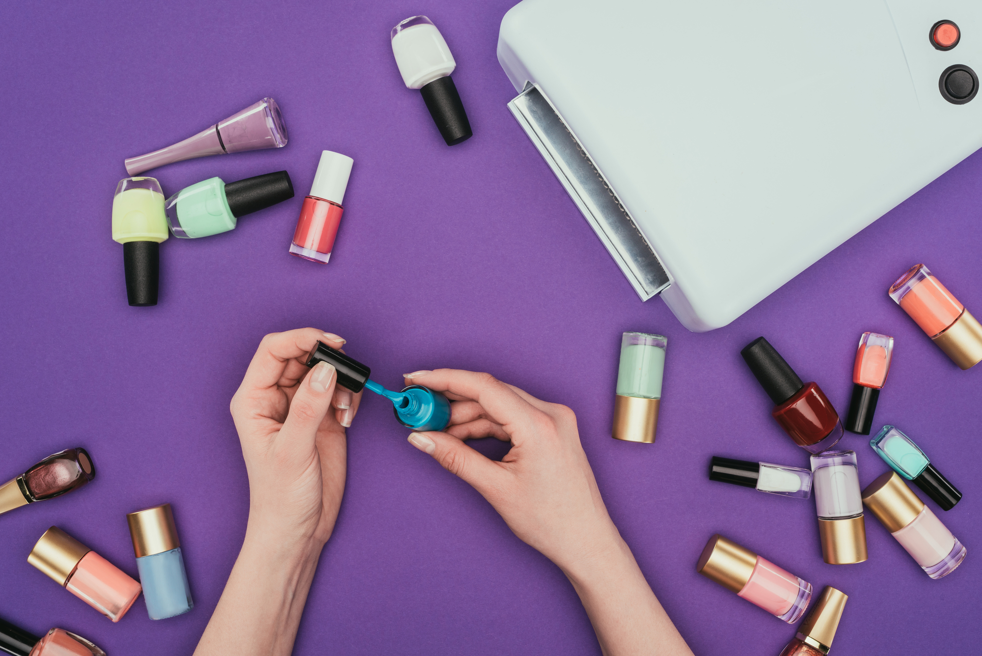 If You Use A Gel Top Coat Over Regular Nail Polish, Do You Need To Use UV Light To Cure It?