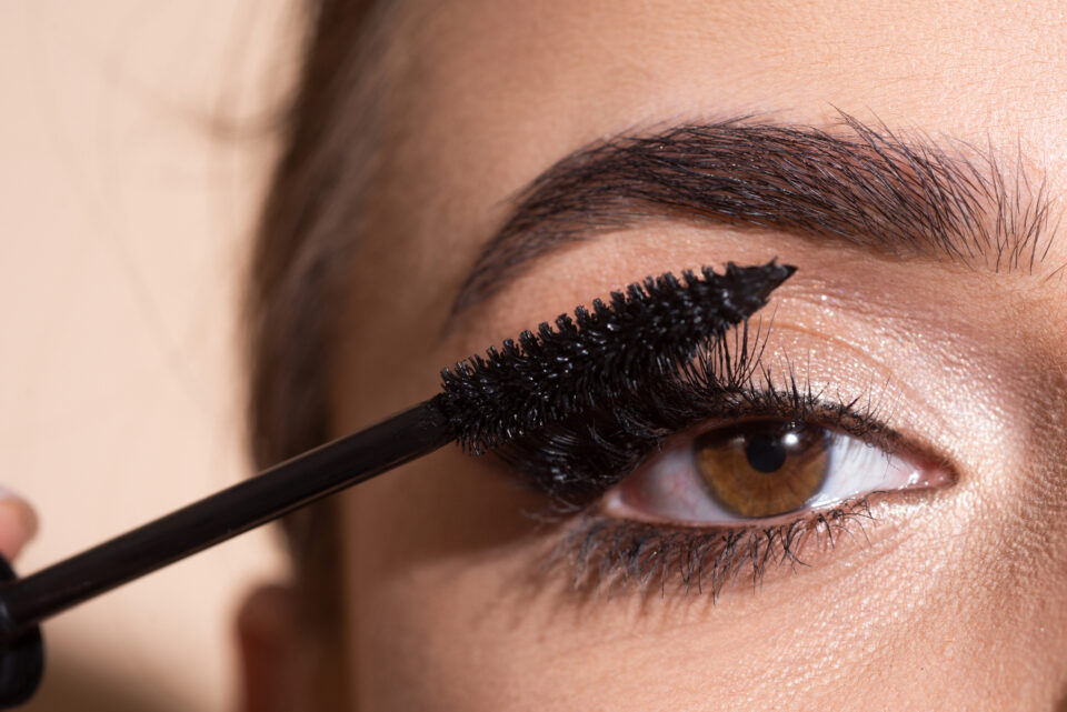 My Eyelashes Won't Hold A Curl But Why?! [Top Reasons]