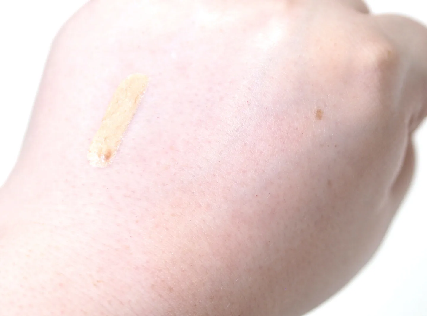 Soap & Glory Glow & Dew It Skin Illuminating Base and Primer Review / Swatches