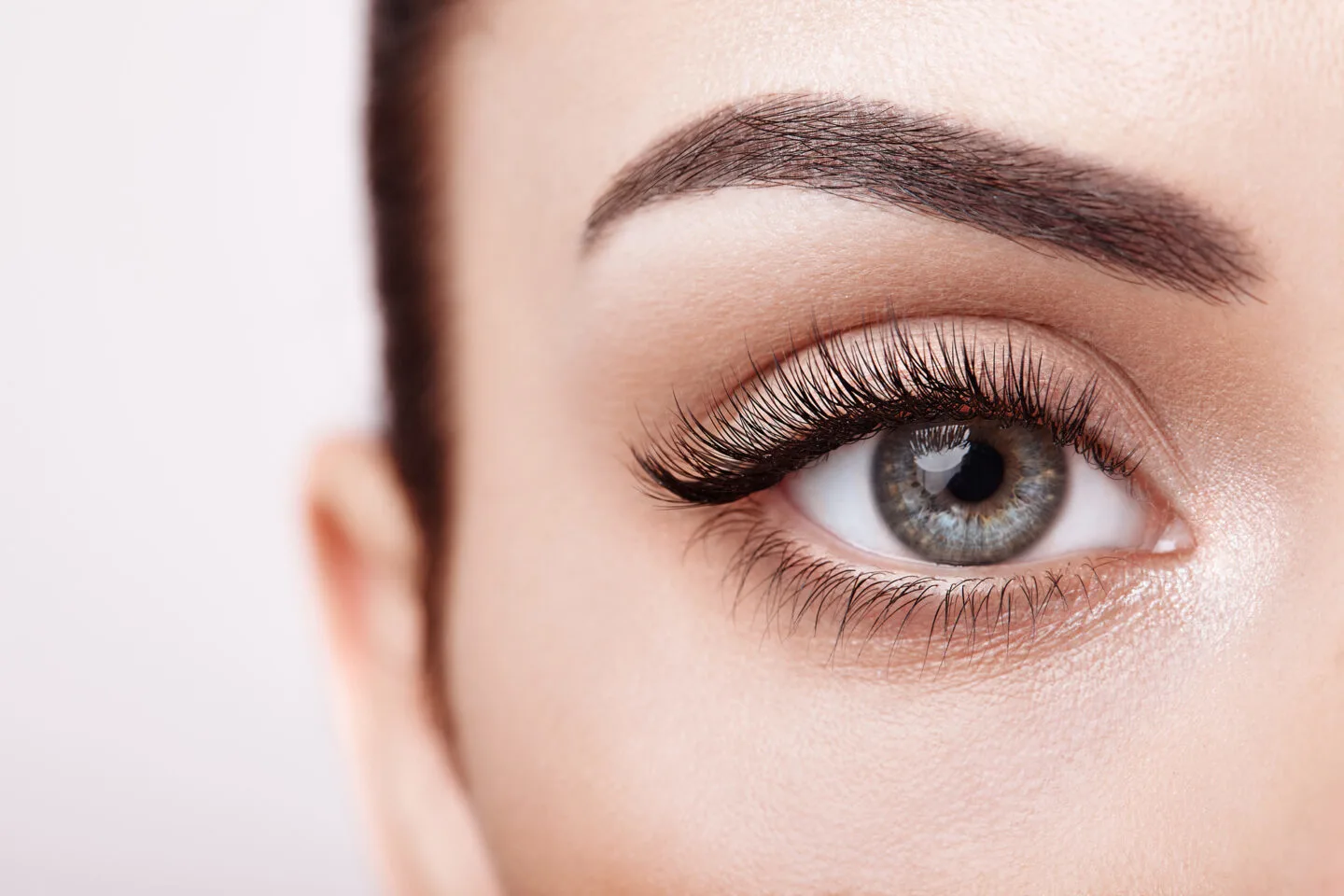 Tips On How To Get Eyelash Glue Off Your Eyelids