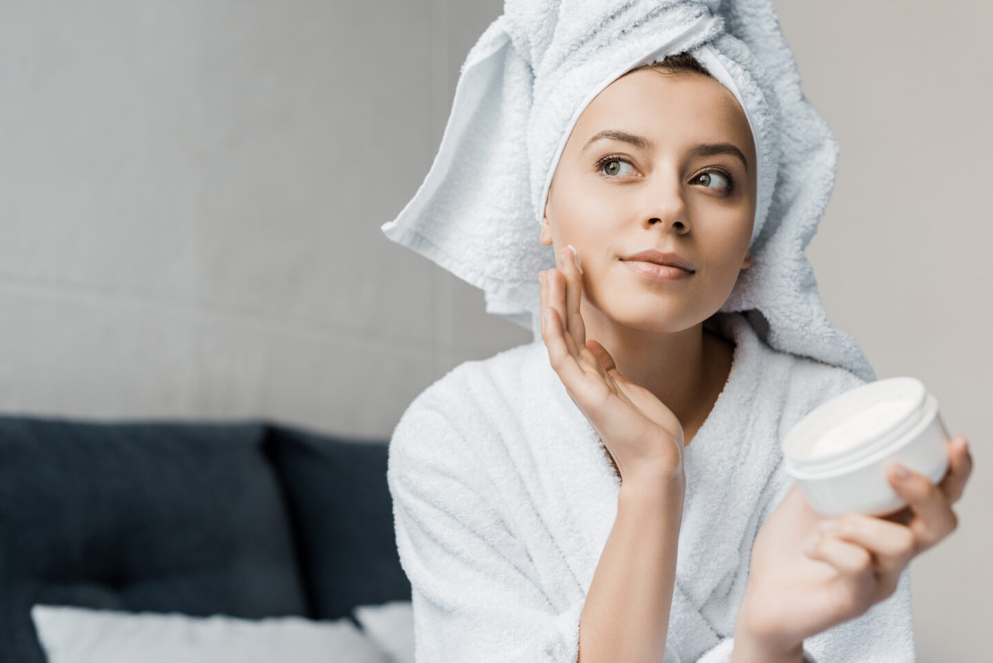 How do you use Vaseline as a makeup primer?