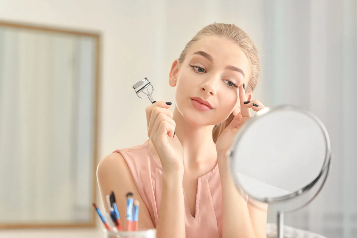 Wat komt eerst Wimperkruller of mascara