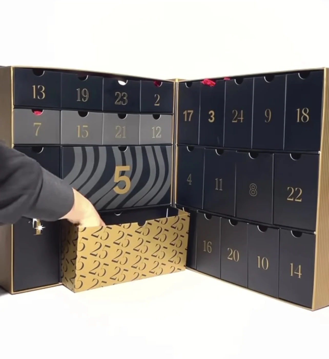 Lookfantastic The Beauty Story Advent Calendar 2022 [Contents Reveal]