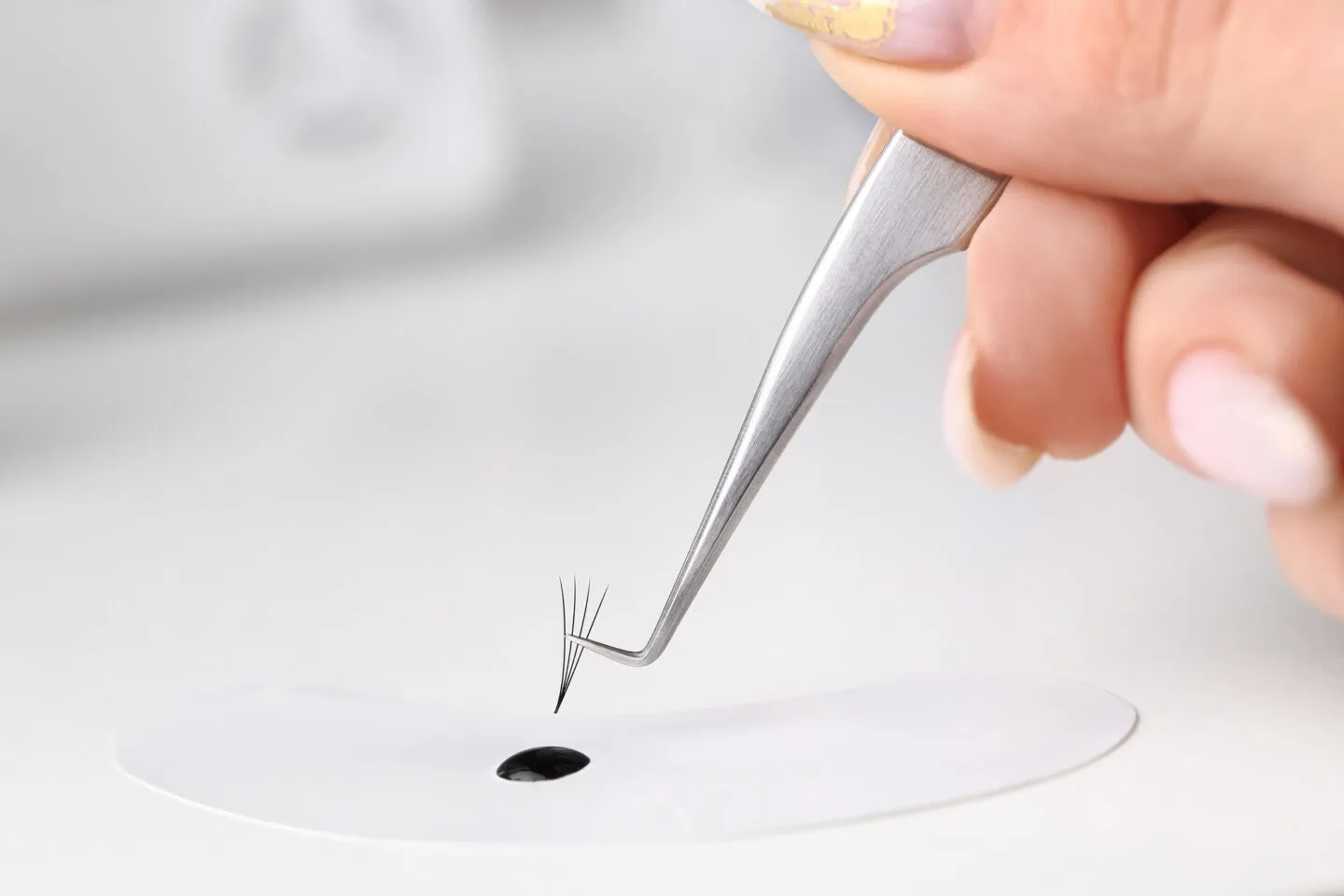 Why Is It Important To Maintain Your Eyelash Extensions?