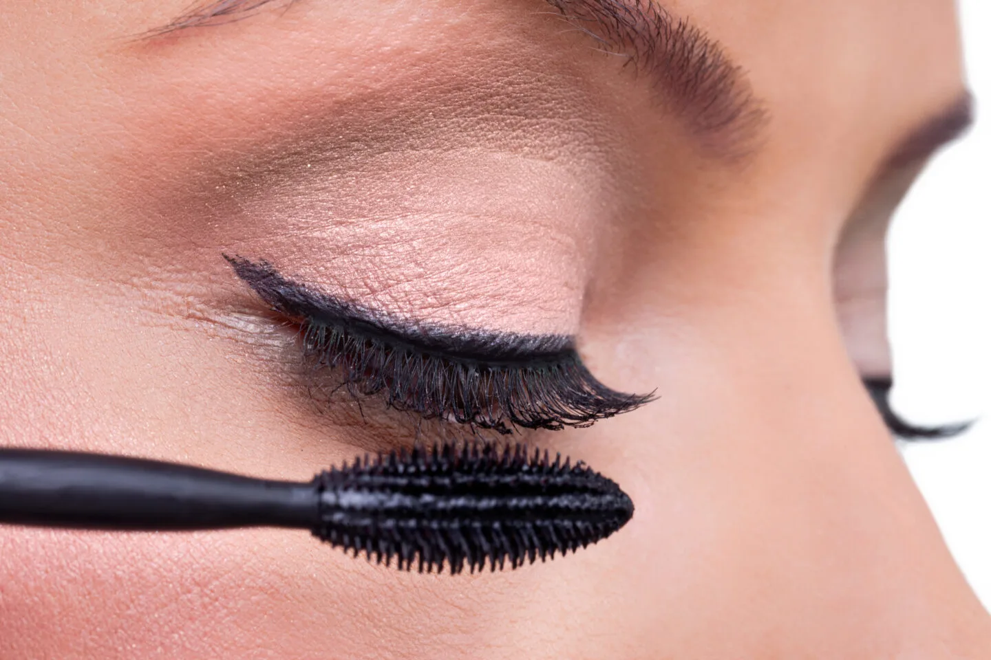 Why do eyelashes fall out?