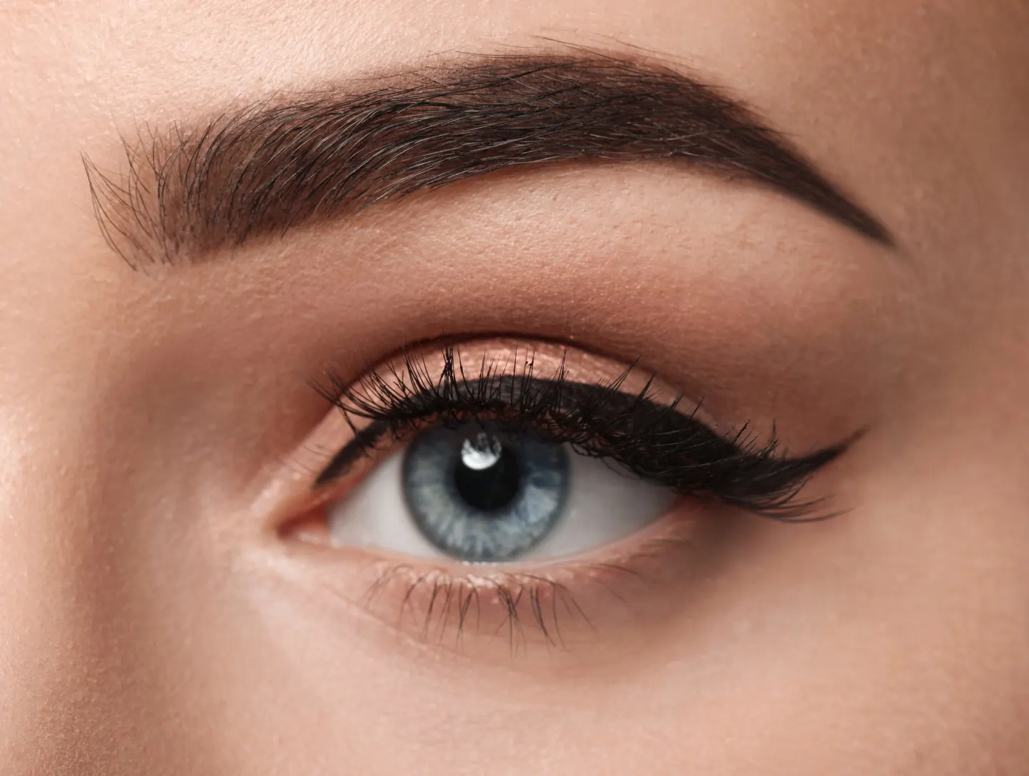 How long does an eyebrow tint take to apply?