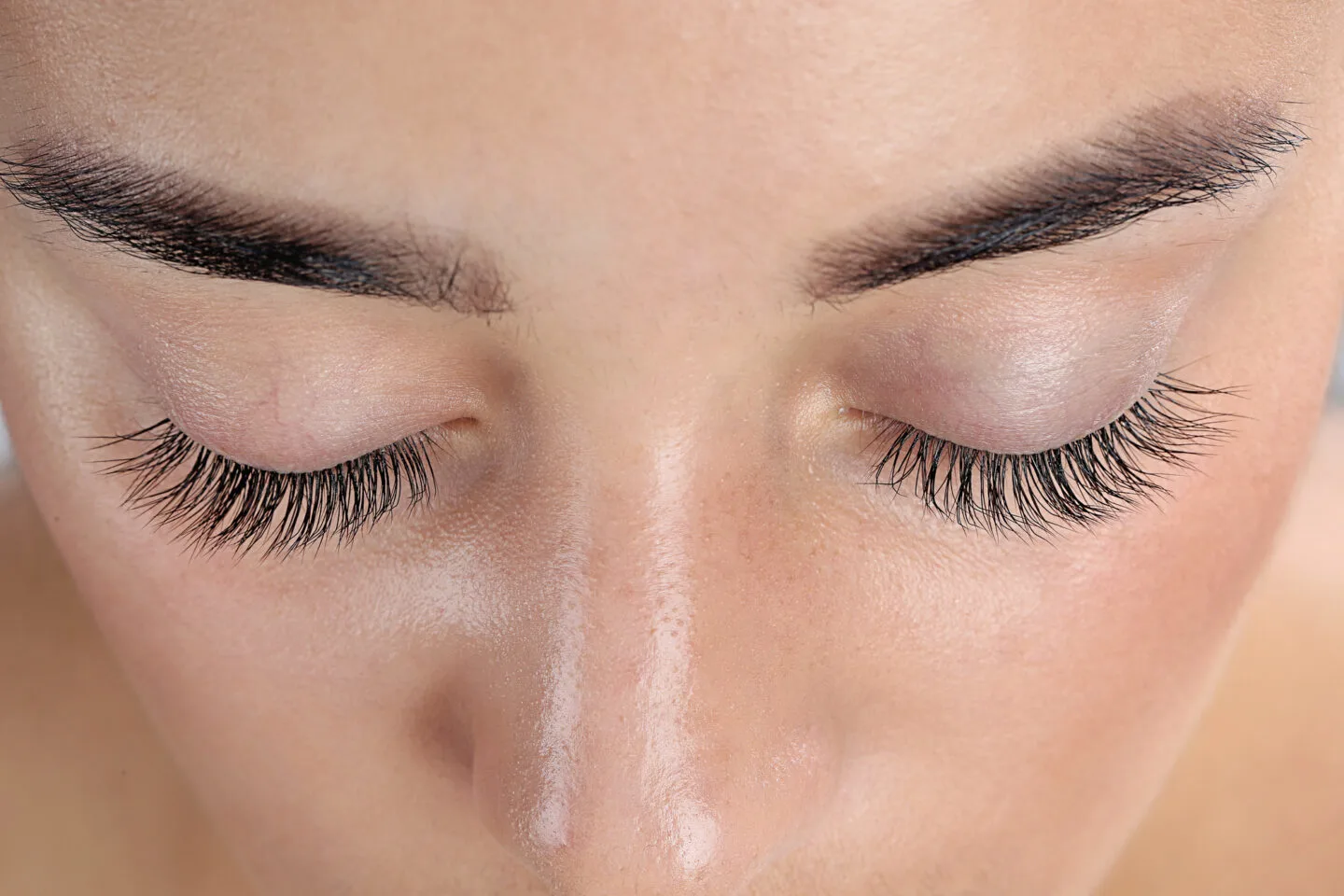 How To Make Eyelash Extensions Last Longer? Top Tips! 2022