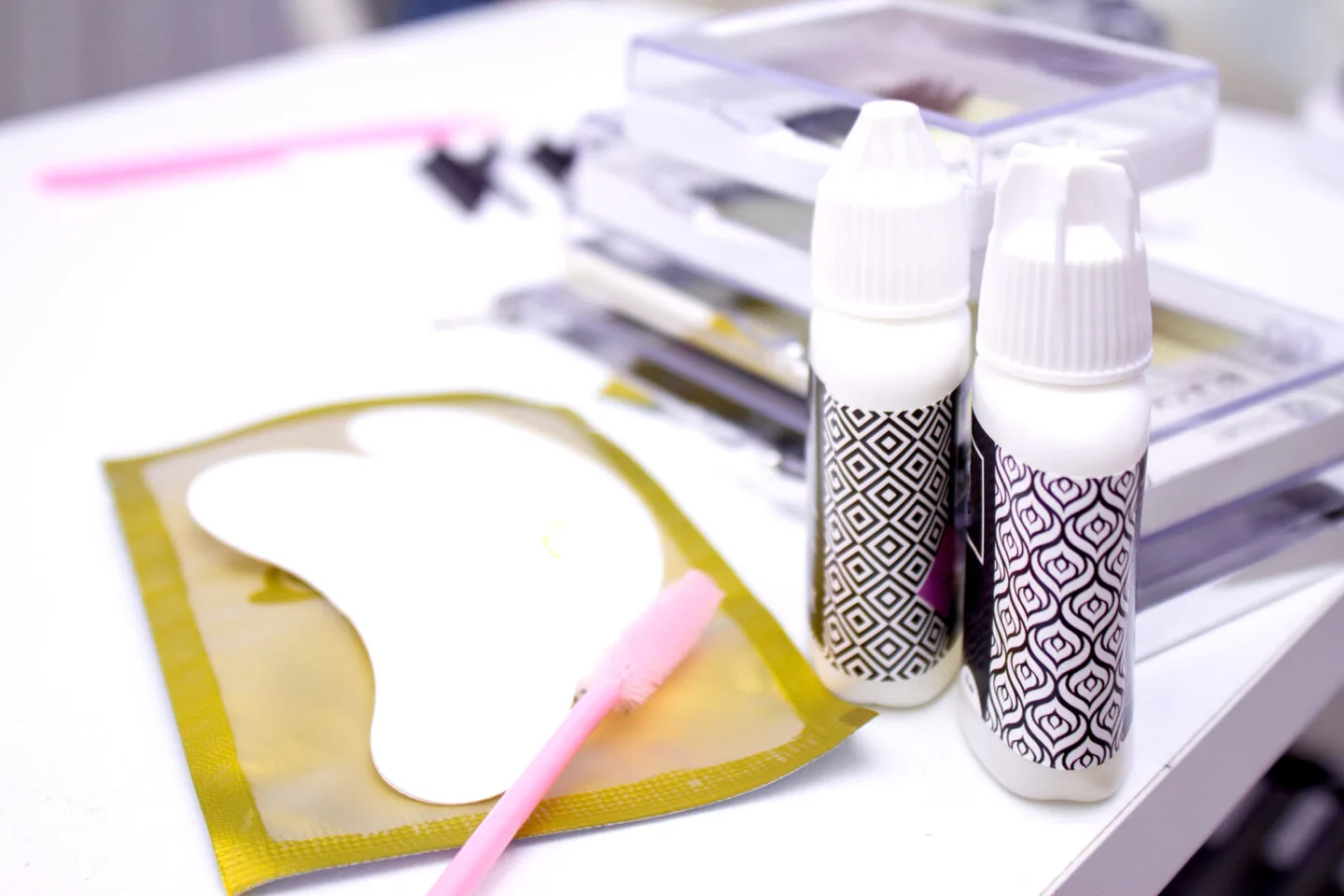 How long does a lash lift last?