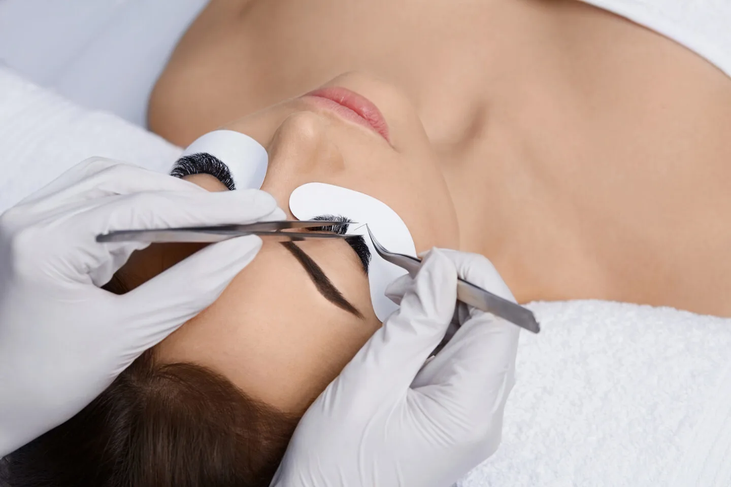 What are the cons of having lash extensions?