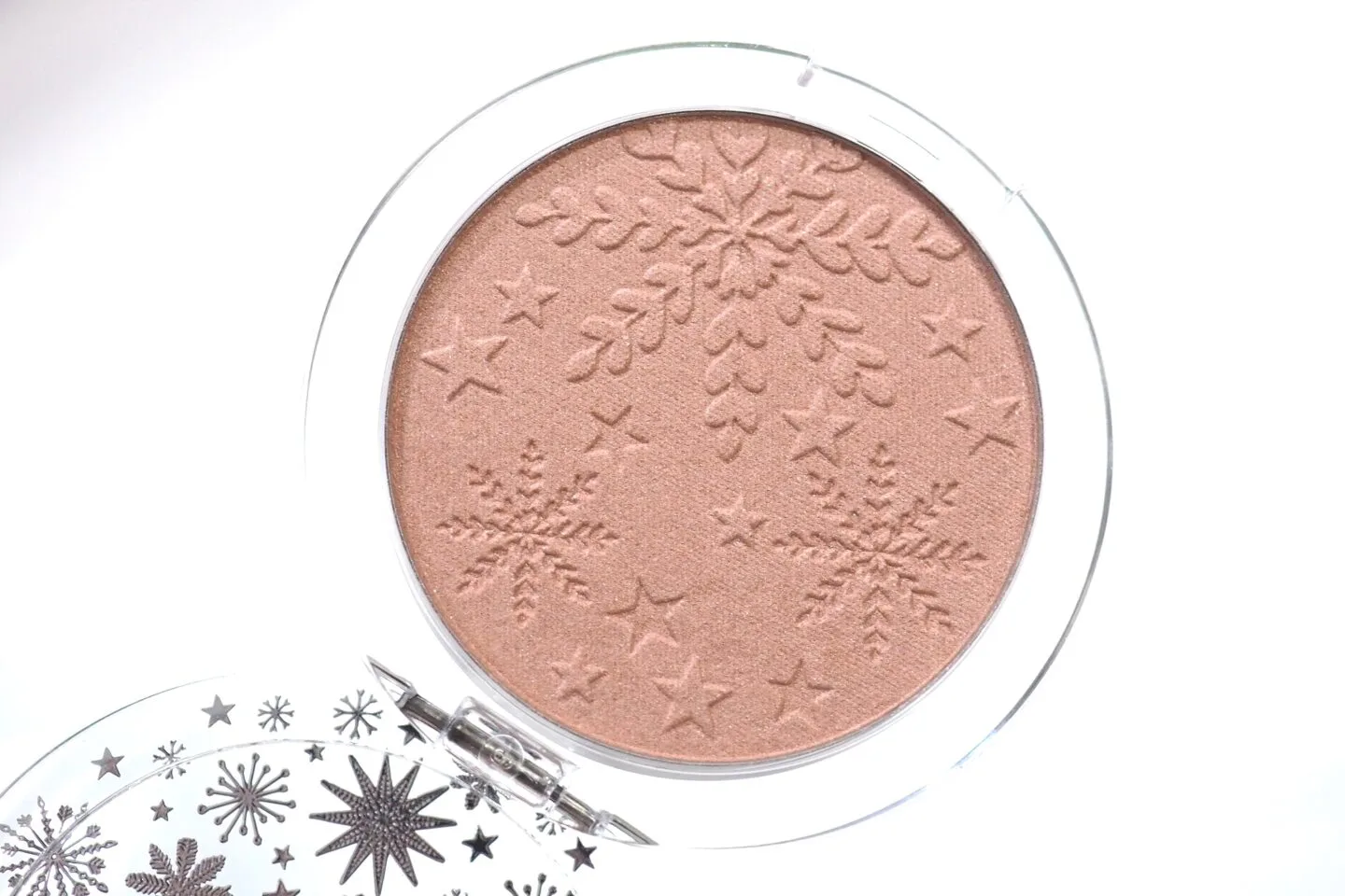 Essence Happy Holidays Advent Calendar 2022