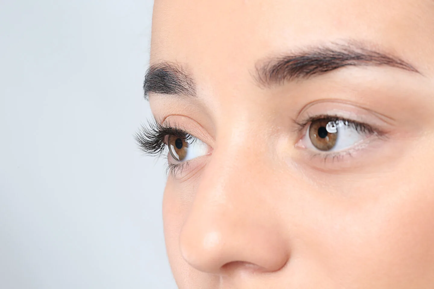 How To Make Eyelash Extensions Fall Out? 4 Do Adhesive Removers Work For Removing Lash Extensions?