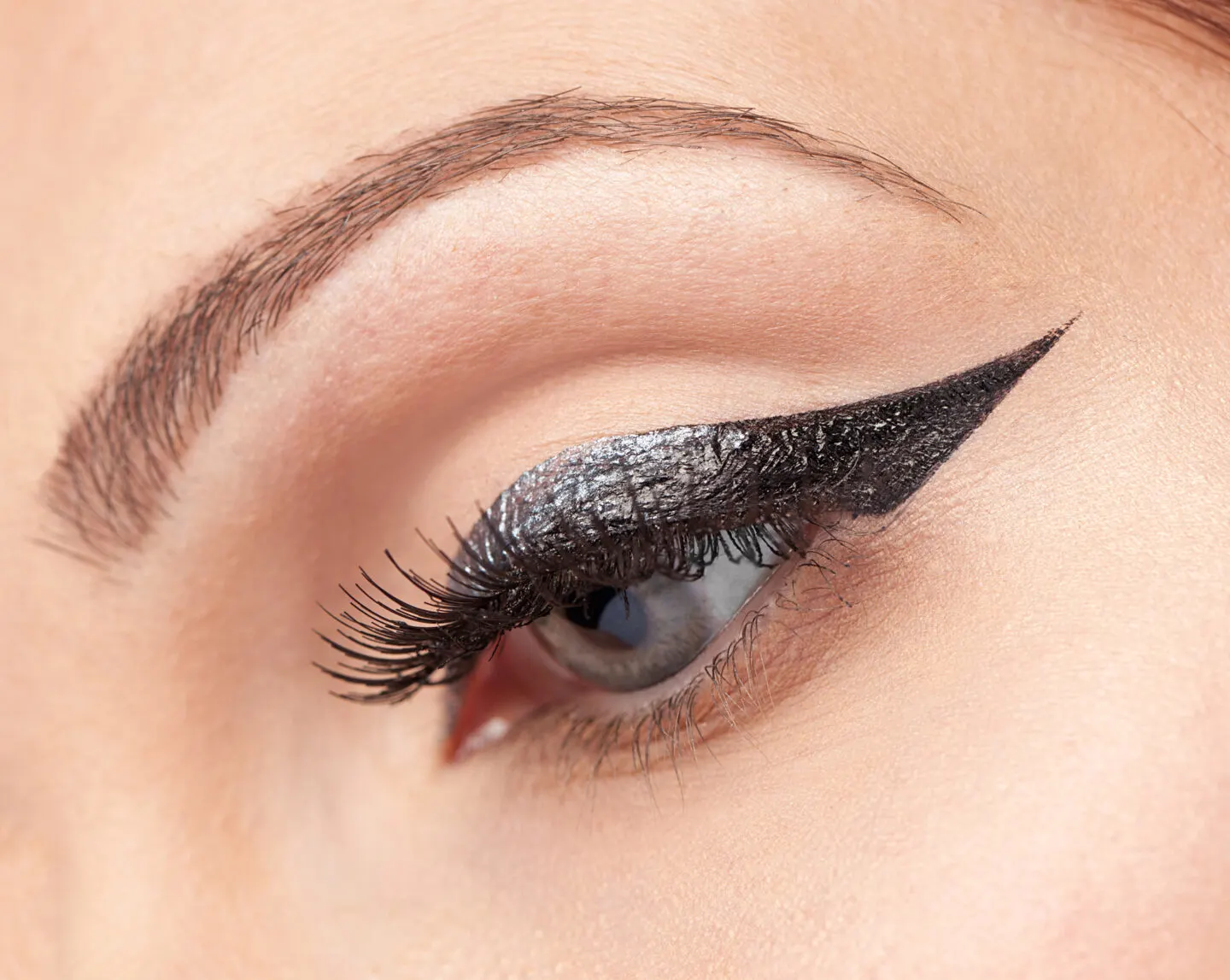 Is Felt Tip Eyeliner the Same as Liquid Eyeliner?