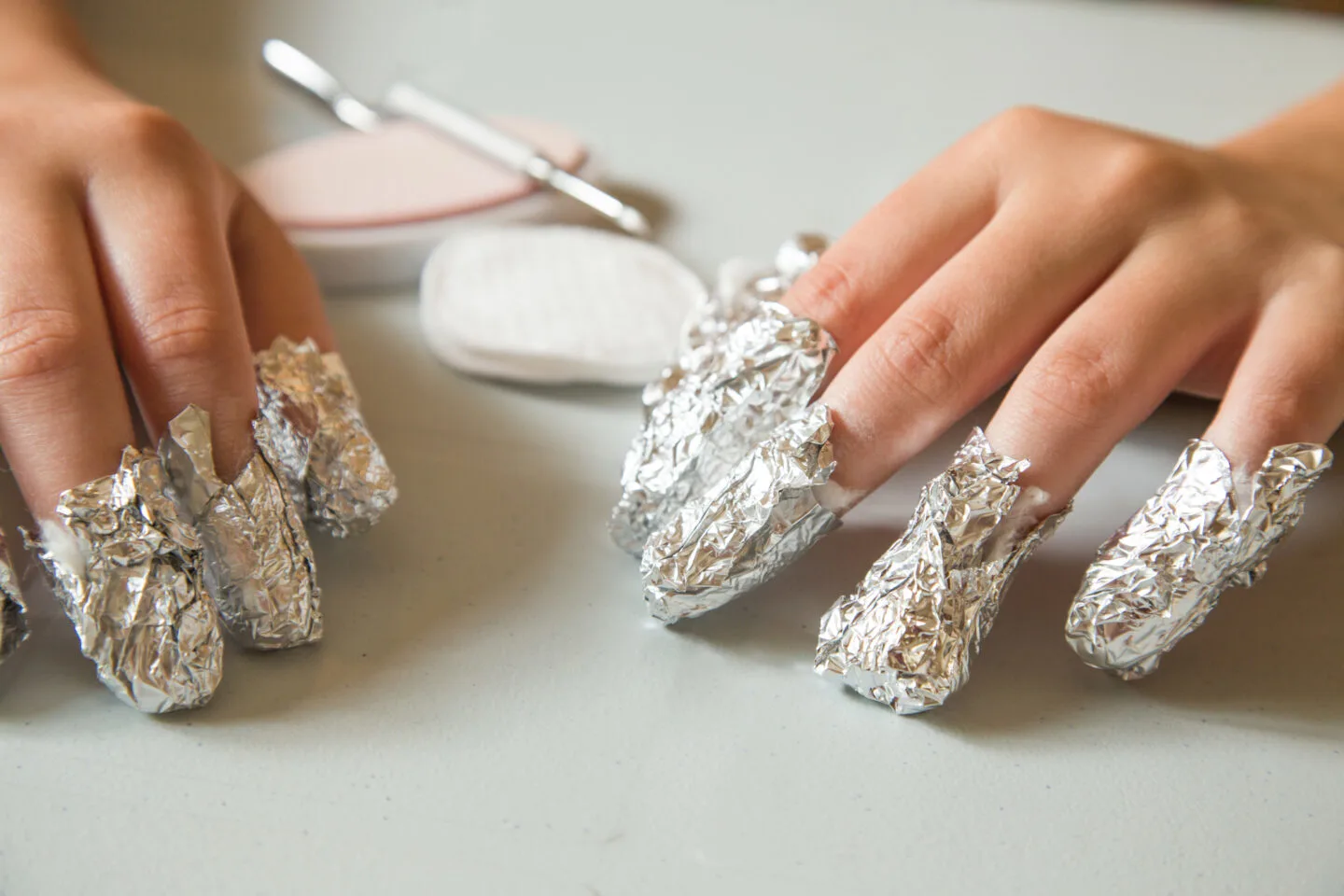 How to Take Off Acrylic Nails With Foil