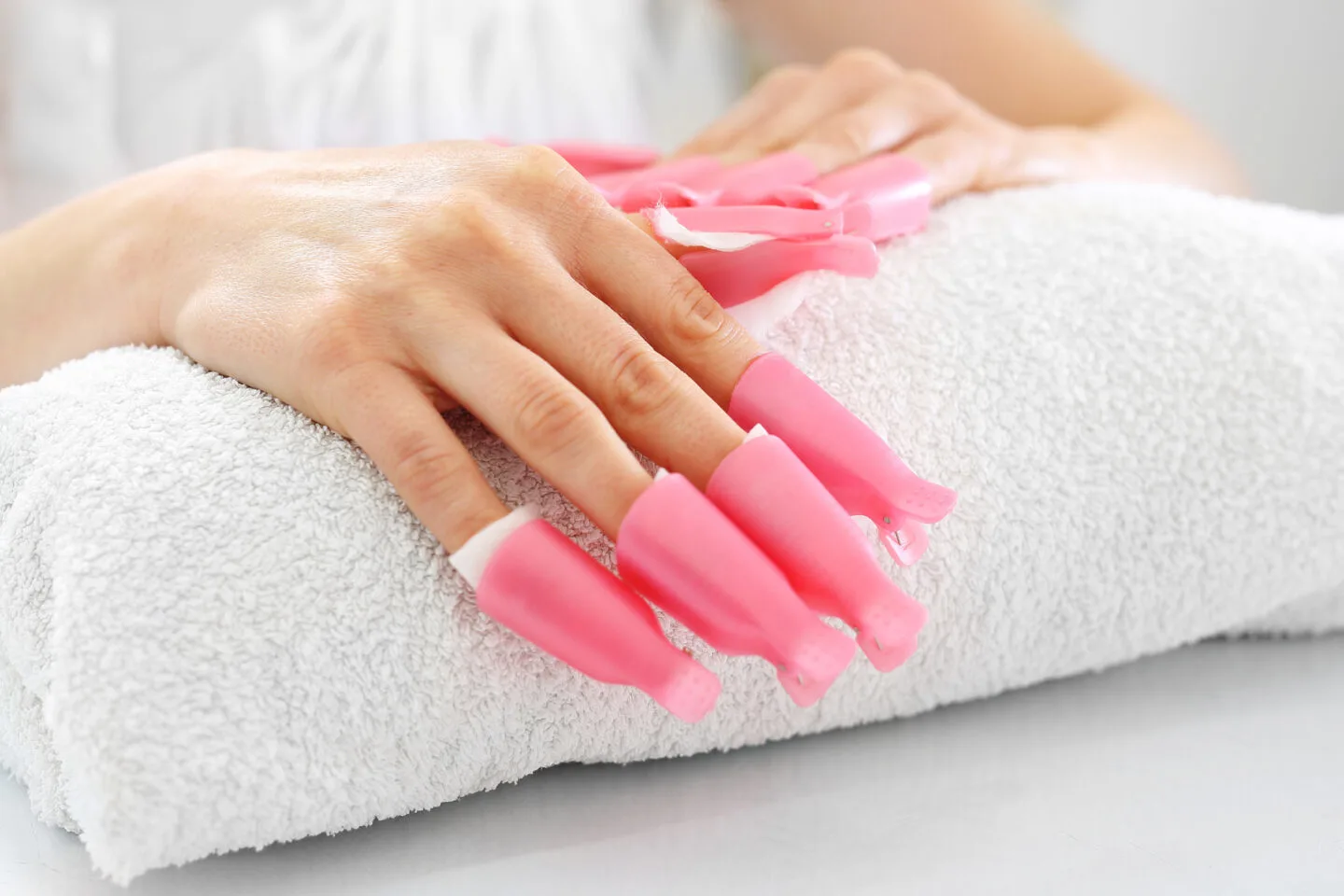What Is The Difference Between Glue On Nails Vs Press On Nails?