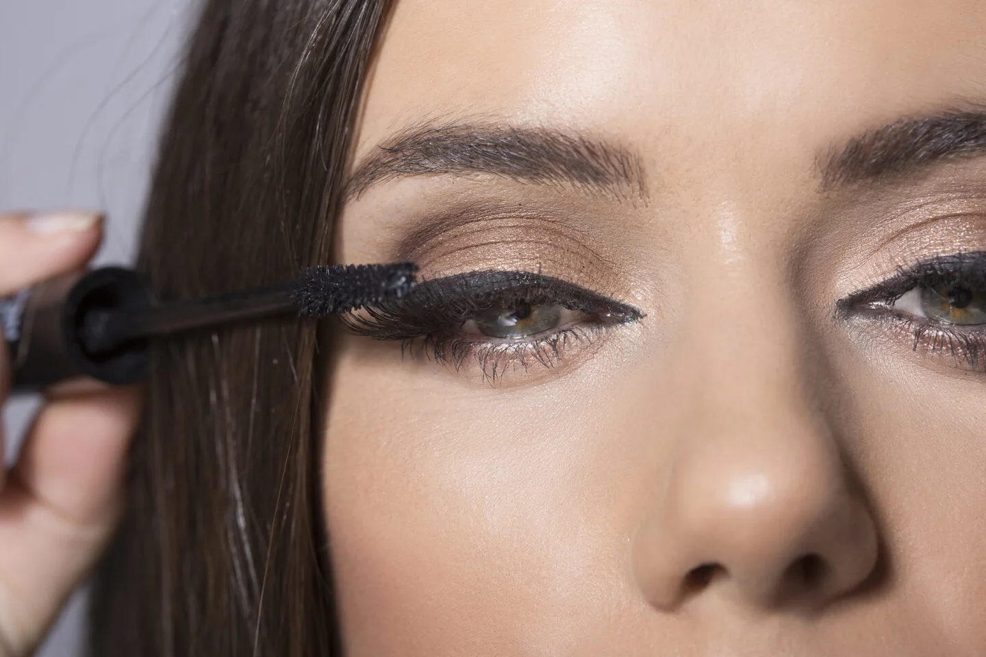 How Many Natural Eyelashes Fall Out While Wearing Lash Extensions?