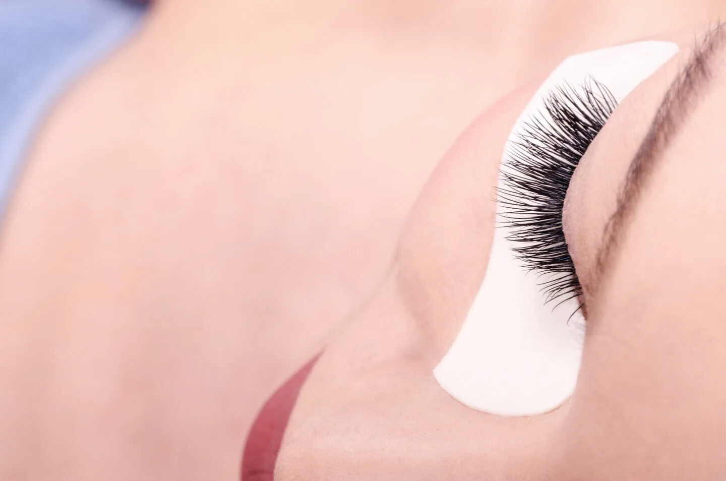 Why Does It Take Longer For A Full Set Of Lashes To Be Applied?
