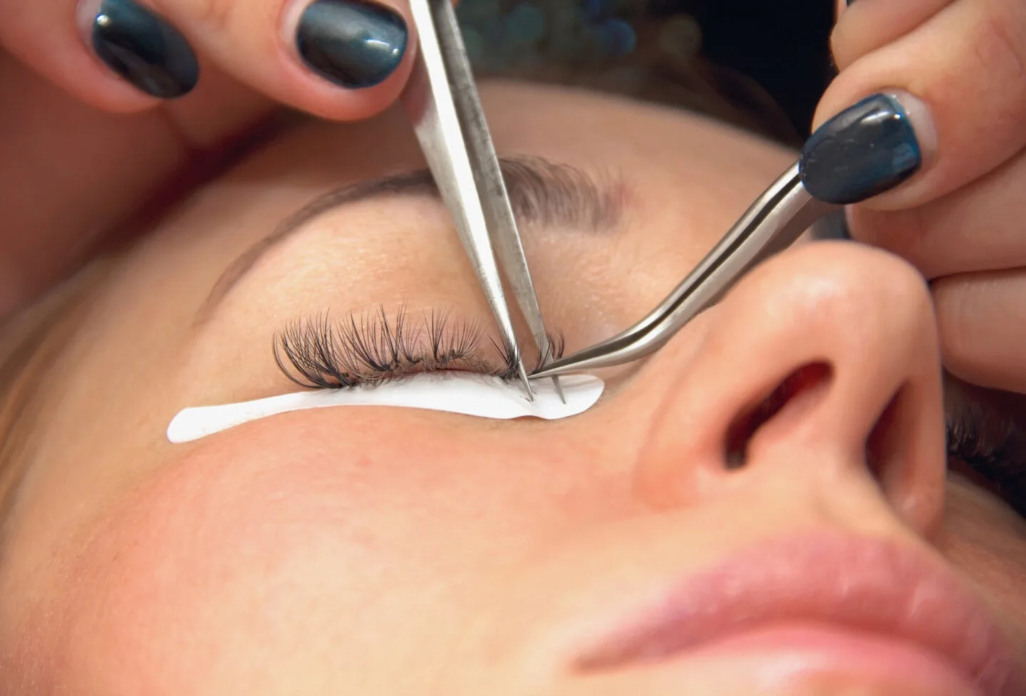 Do You Need To Tip Your Lash Extensions Lash Technician?