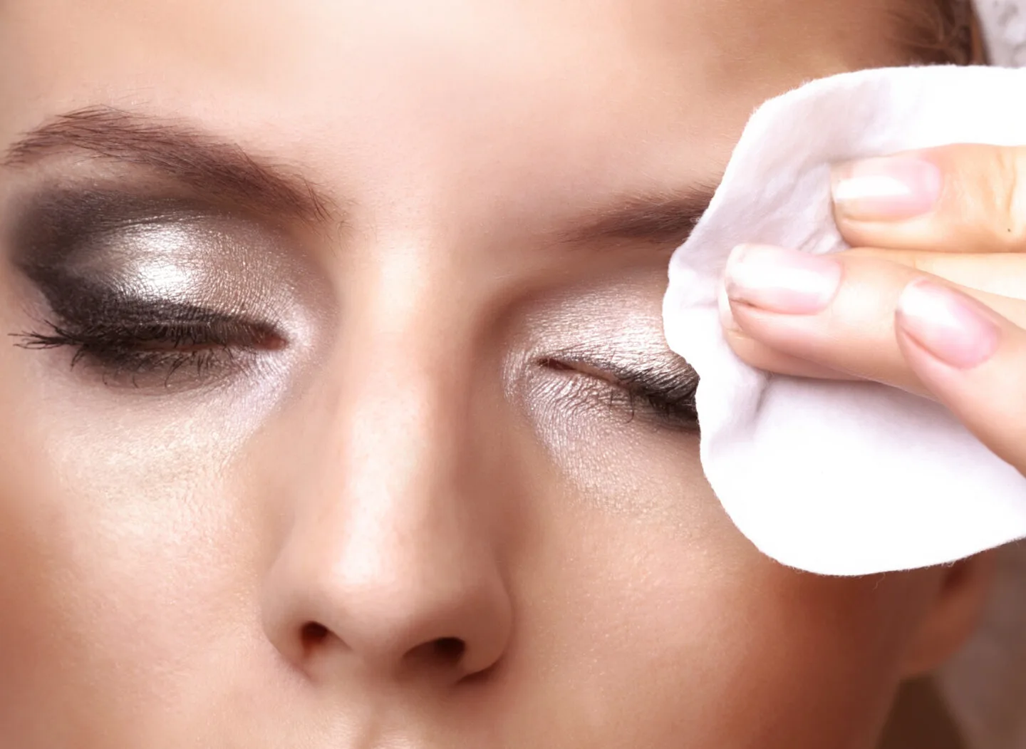 How Effective Are Bi-Phase Eye Makeup Removers?