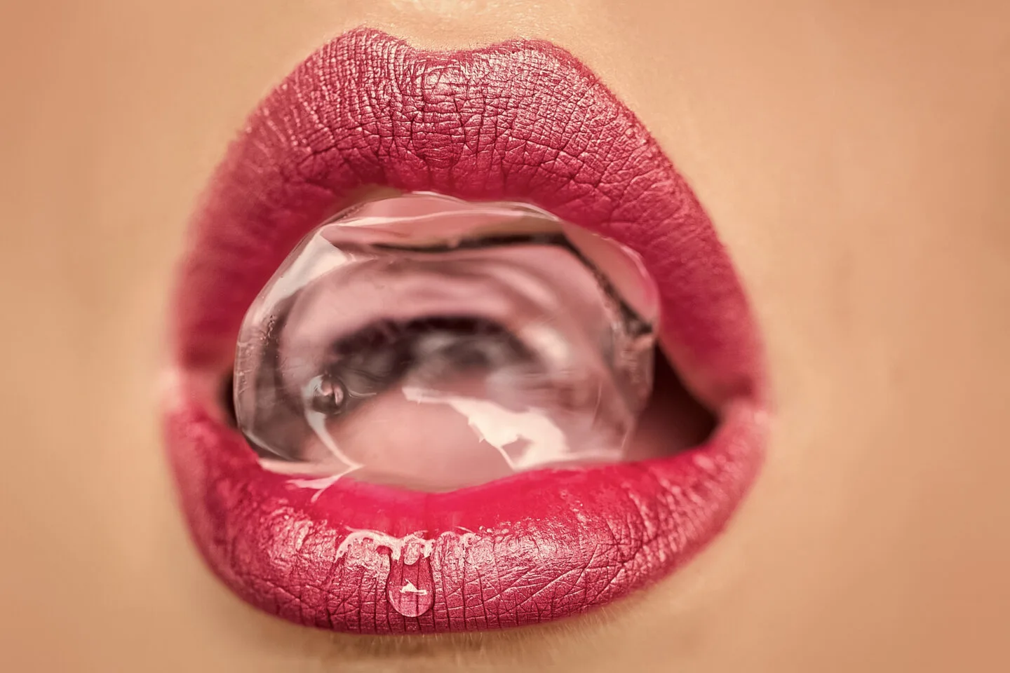 What Happens if Ice Is Applied on Lips?