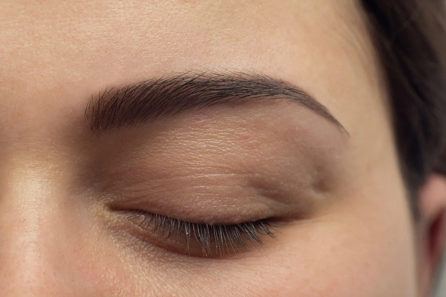 Which Celebrities Have Thin Eyebrows?
