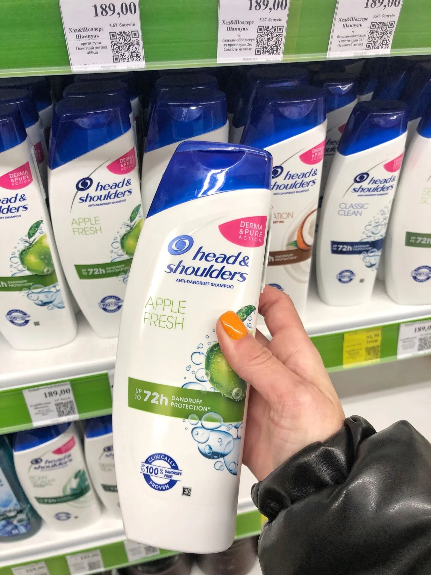 Can Head and Shoulders Dandruff Shampoo Strip Hair Color On Dyed Hair?