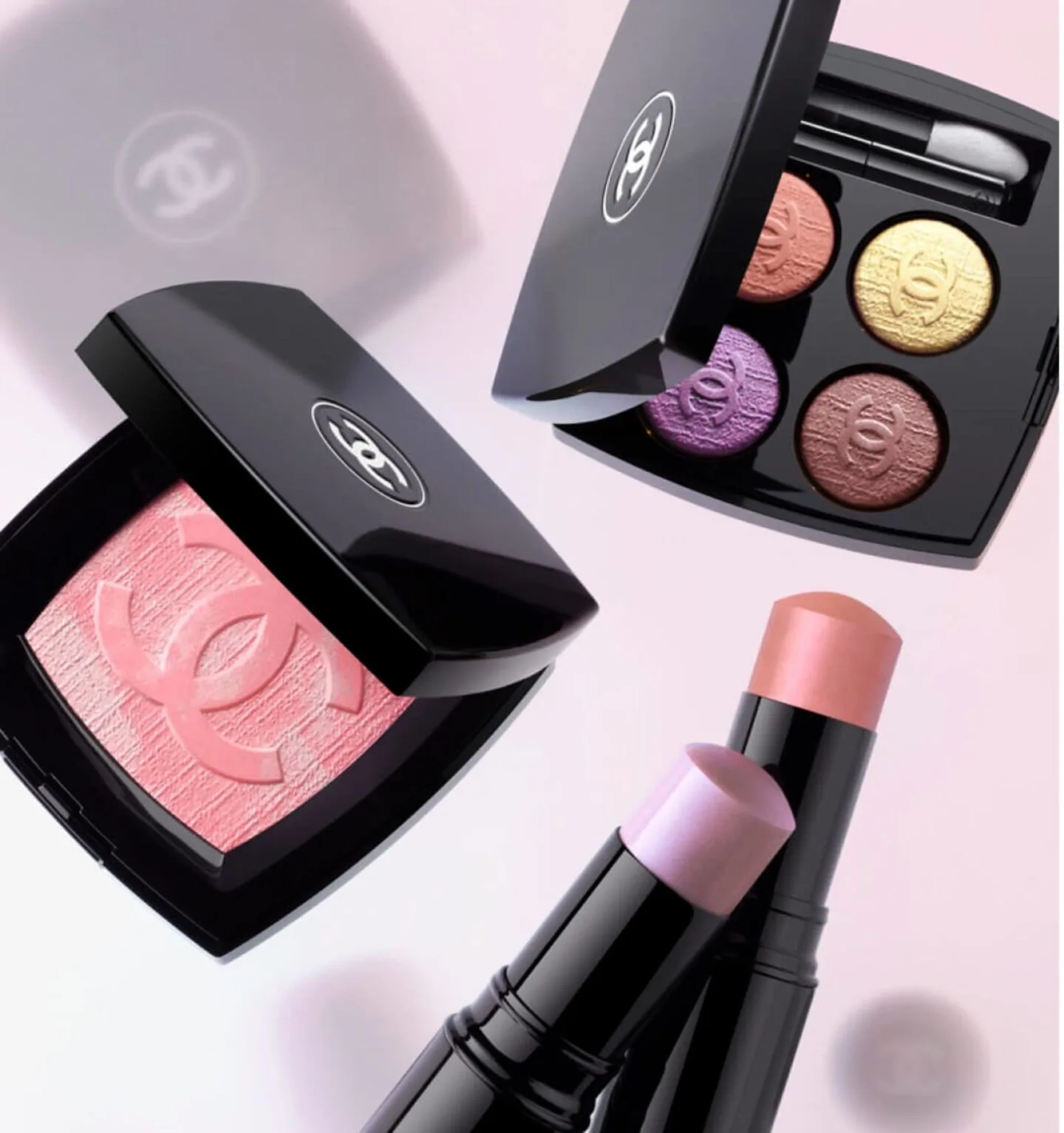 Chanel Delices Pastel de Chanel Baume Essentiel Glow Sticks 2023 Chanel Delices Pastel de Chanel Baume Essentiel Glow Sticks 2023