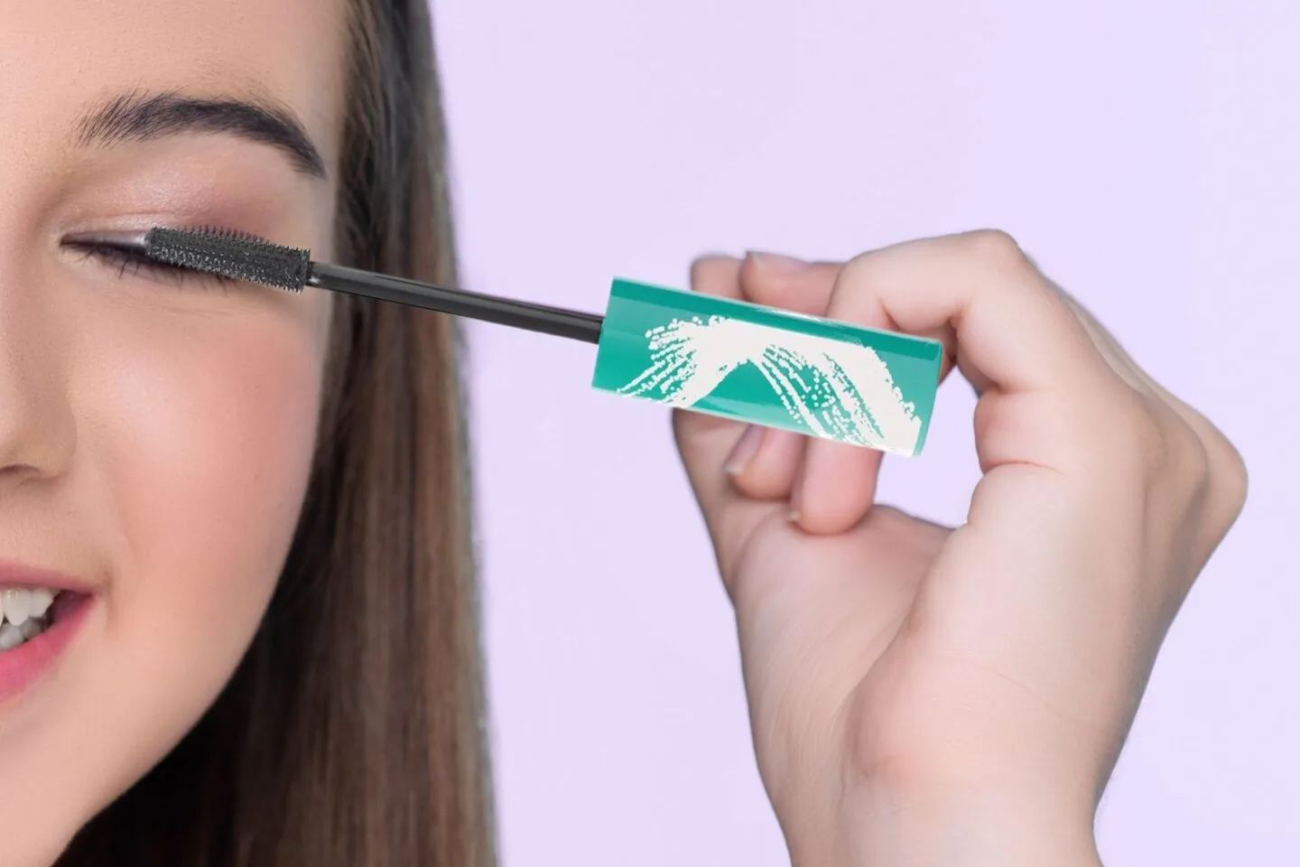 How To Apply Your Tubing Mascara Properly
